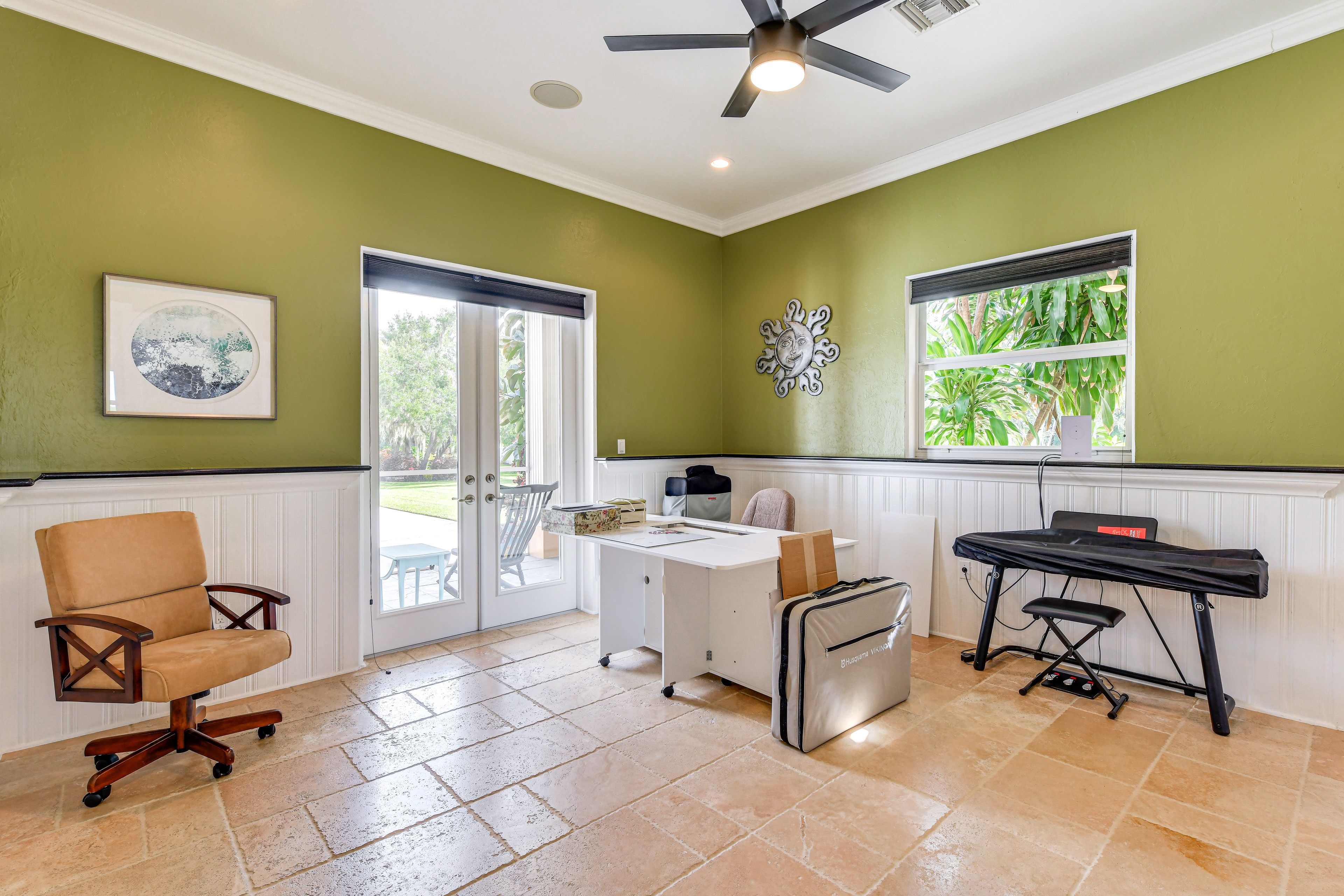 Bedroom 5 | Queen Murphy Bed | Printer | Electronic Keyboard | 1st Floor