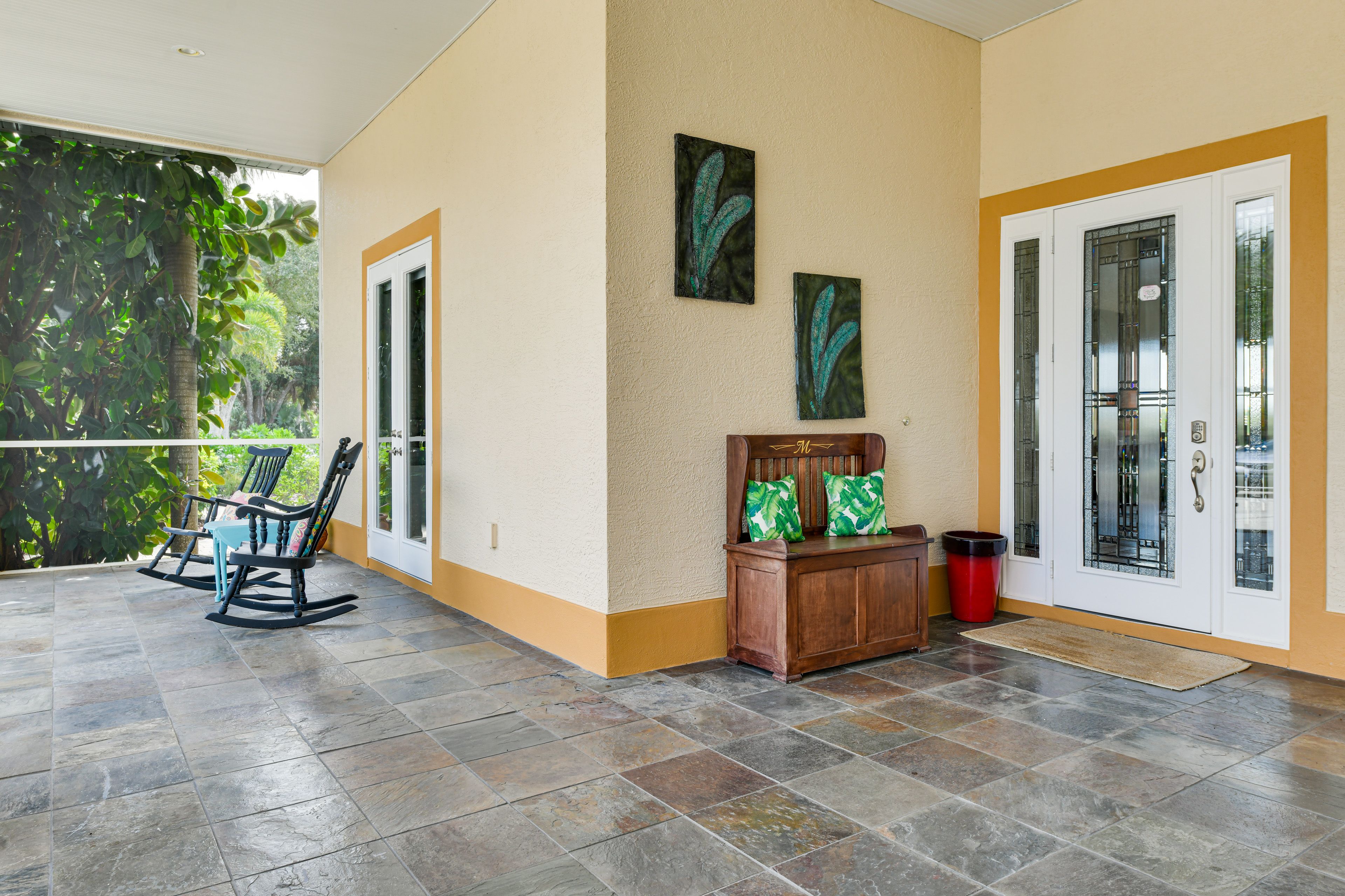 Home Exterior | Entry