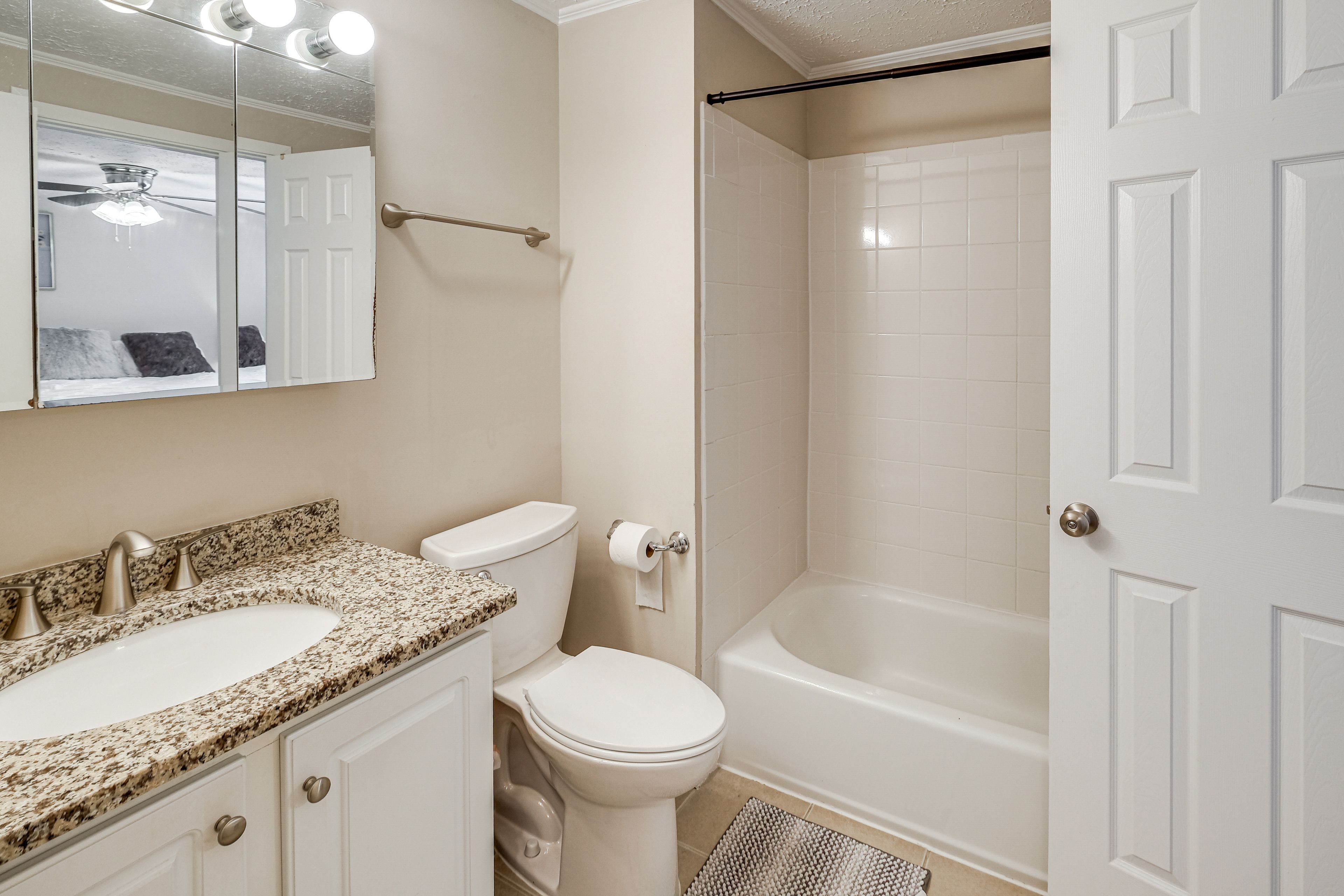 En-Suite Bathroom | 2nd Floor