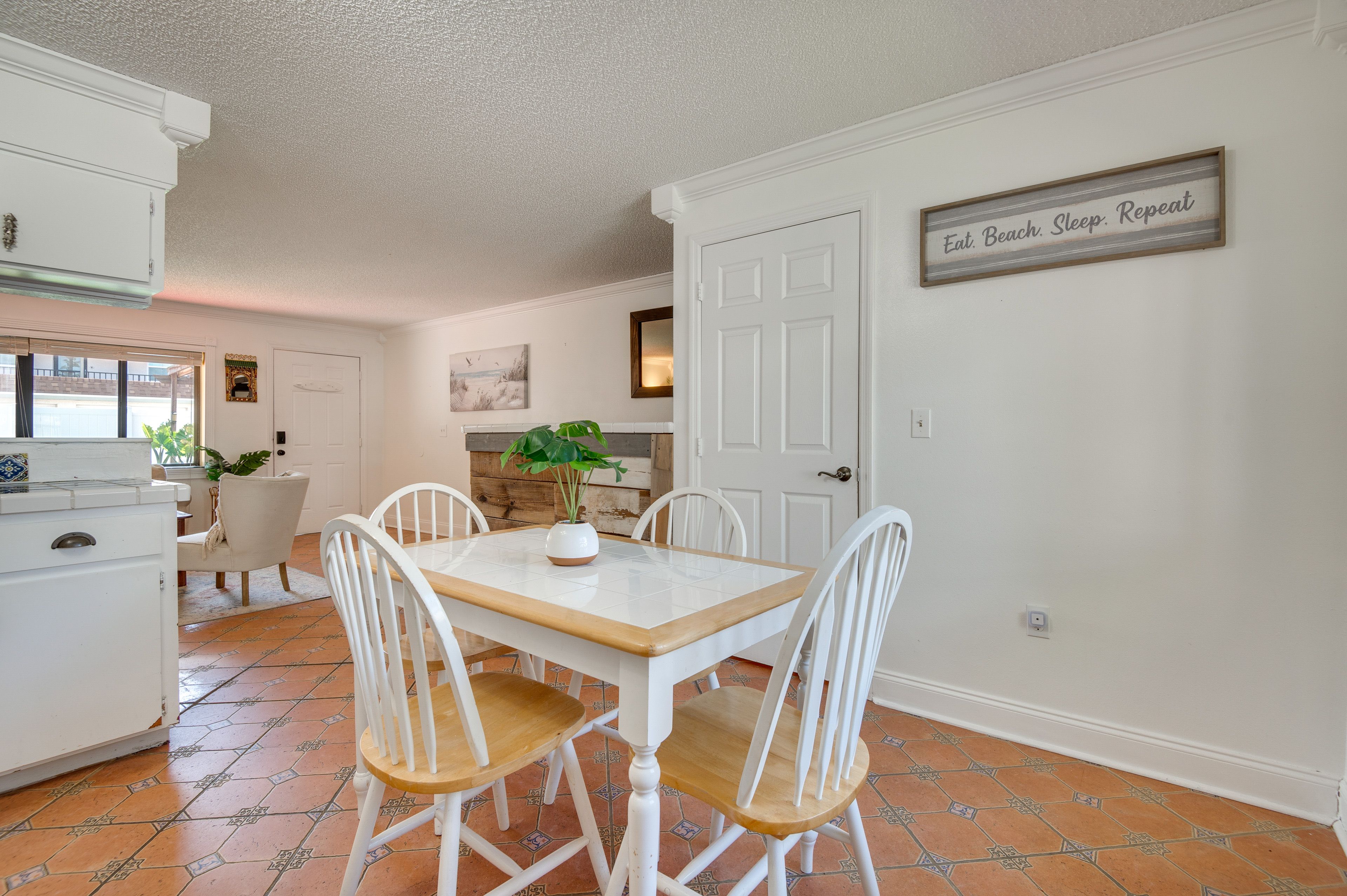 Dining Area | Dishware & Flatware