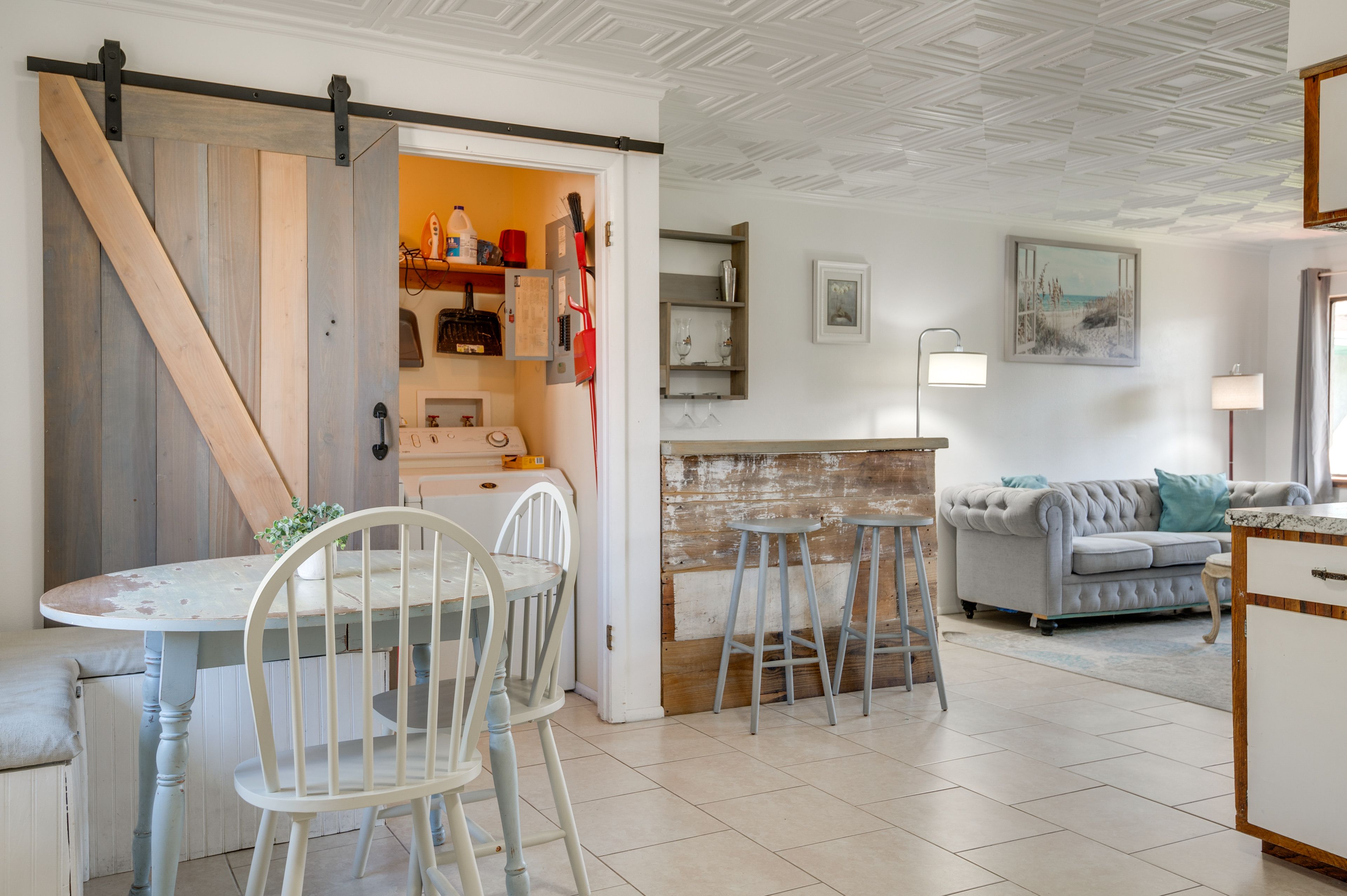 Dining Area | Dishware & Flatware