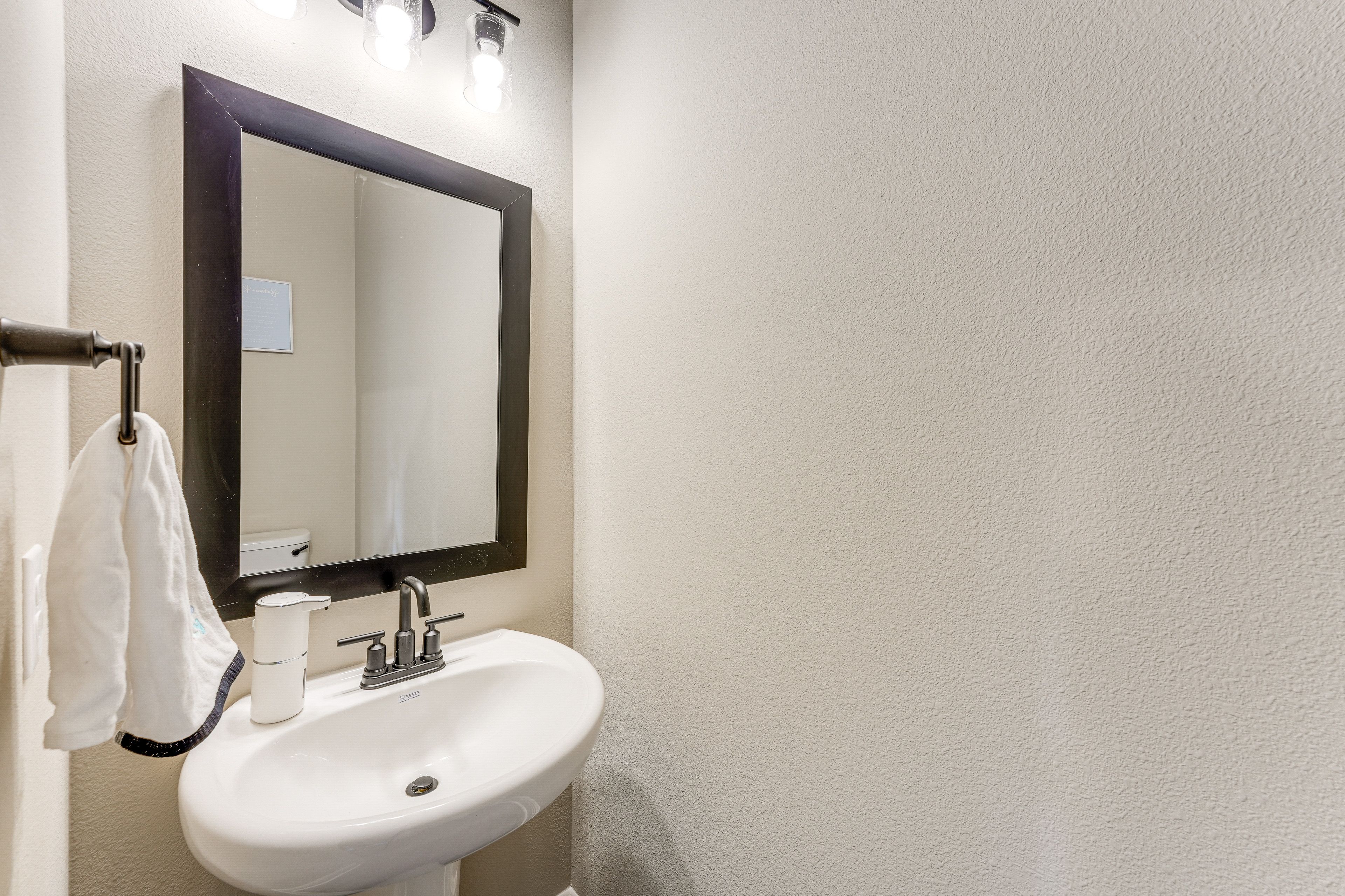 Half Bathroom | 1st Floor