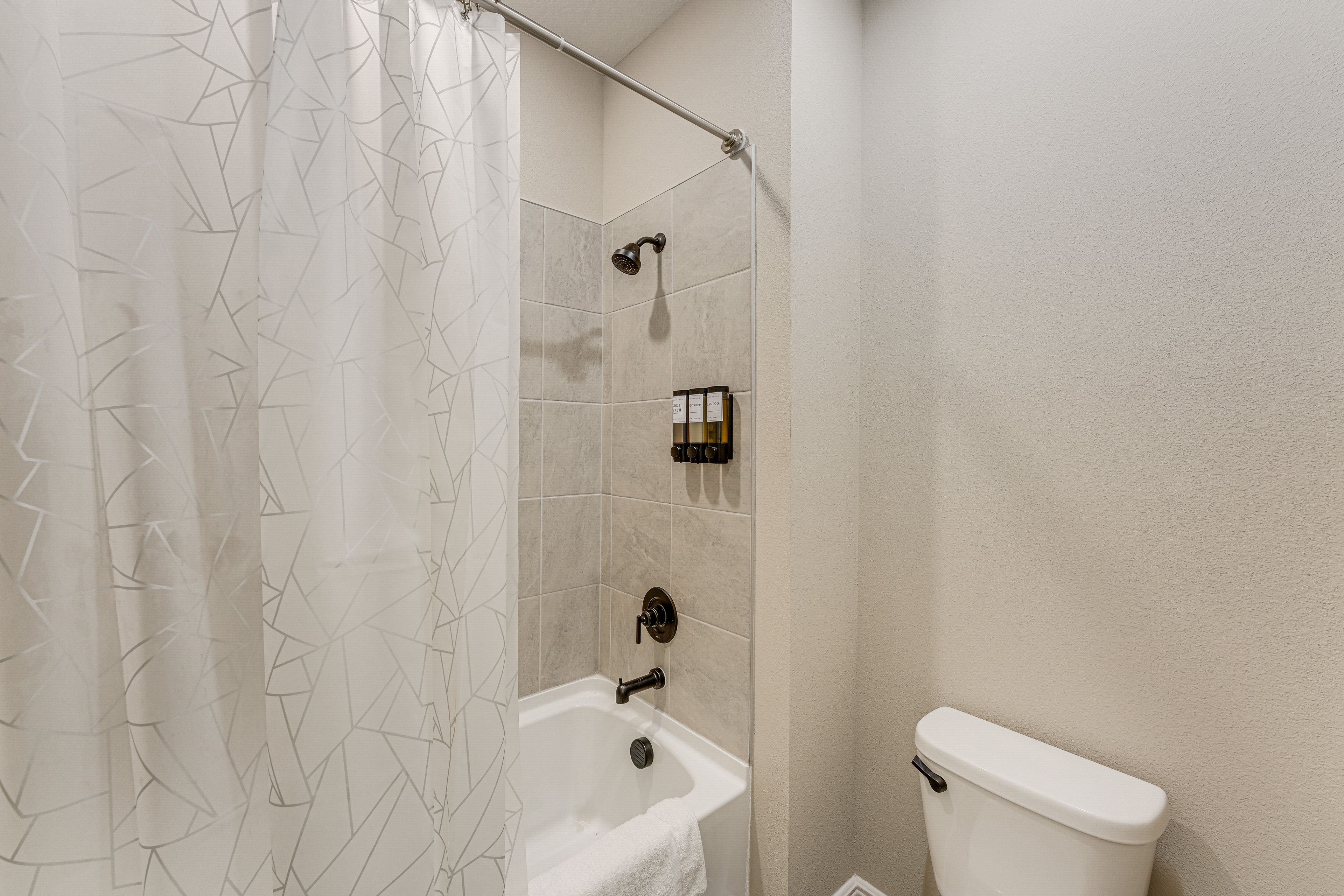 Full Bathroom | 2nd Floor