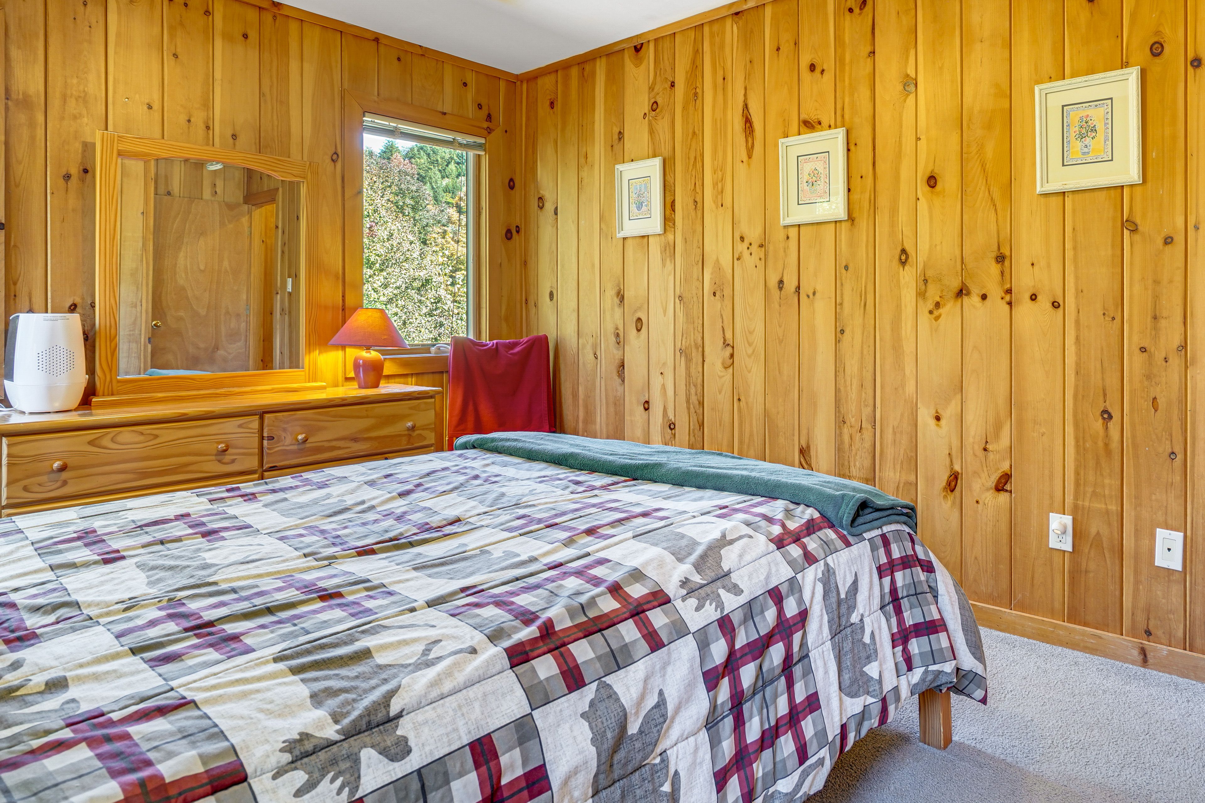 Bedroom 2 | Queen Bed | 2nd Floor