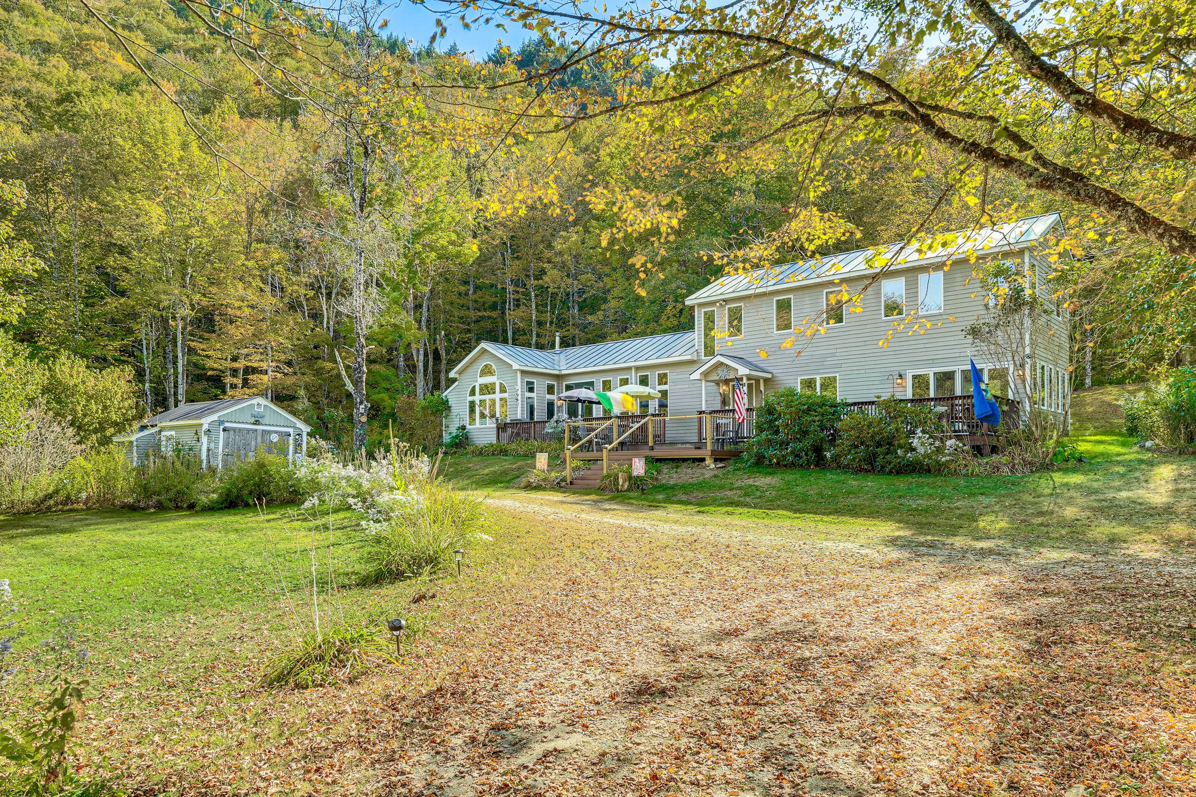 Parking | Driveway (6 Vehicles)