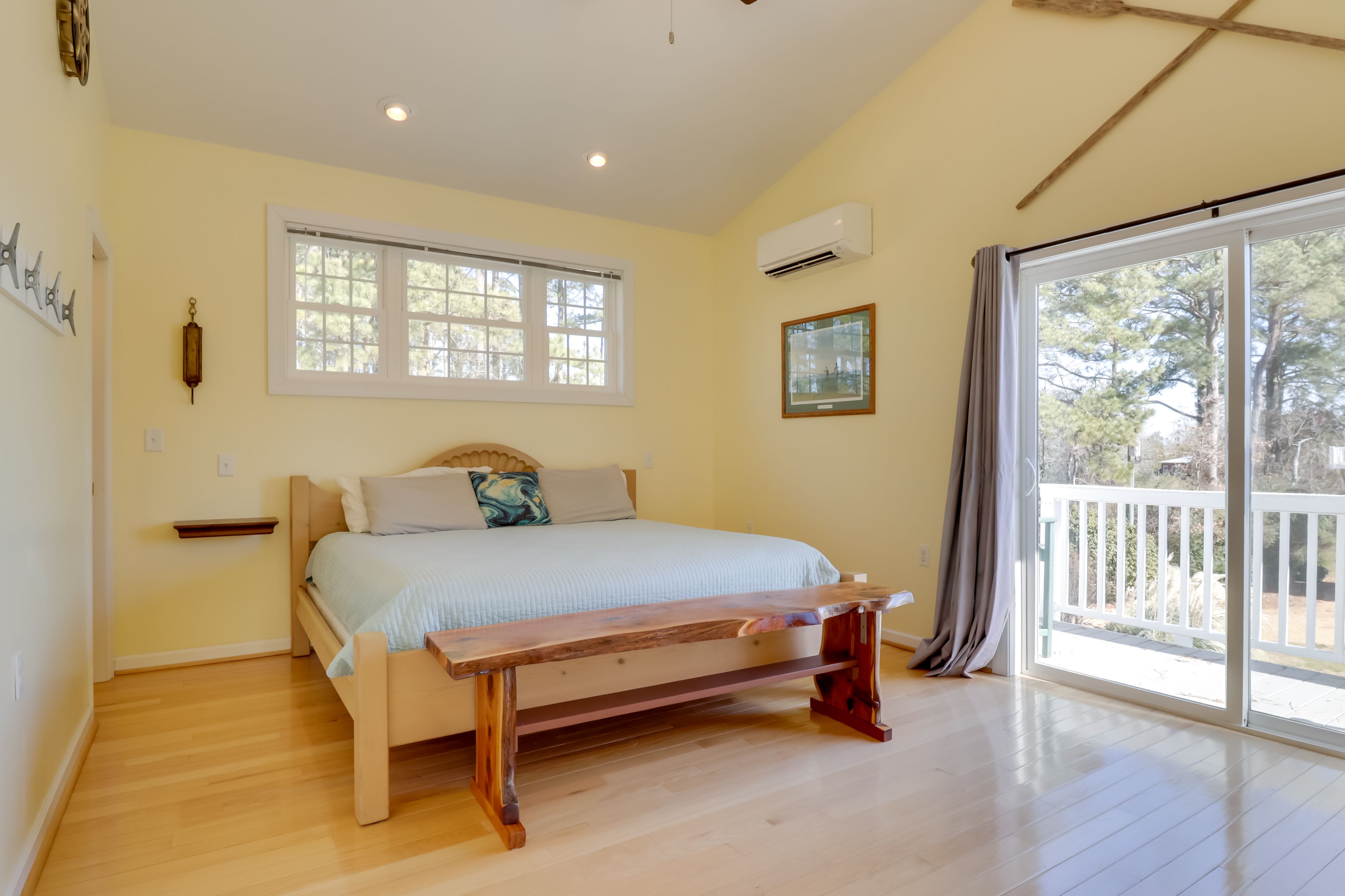 Bedroom 1 | 2nd Floor | Queen Bed