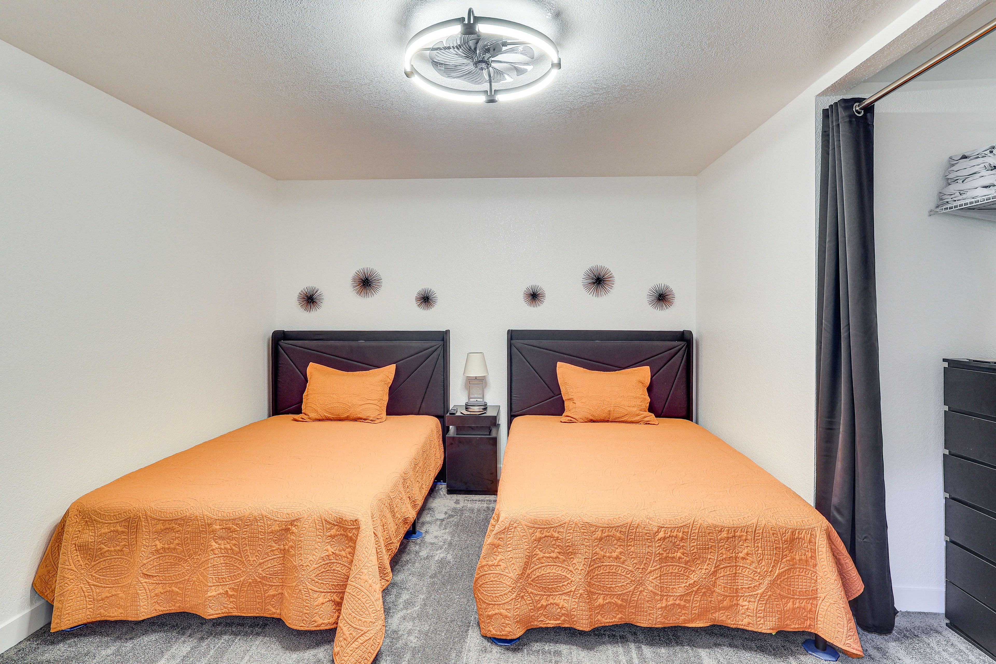 Bedroom 2 | 2 Full Beds | Smart TV