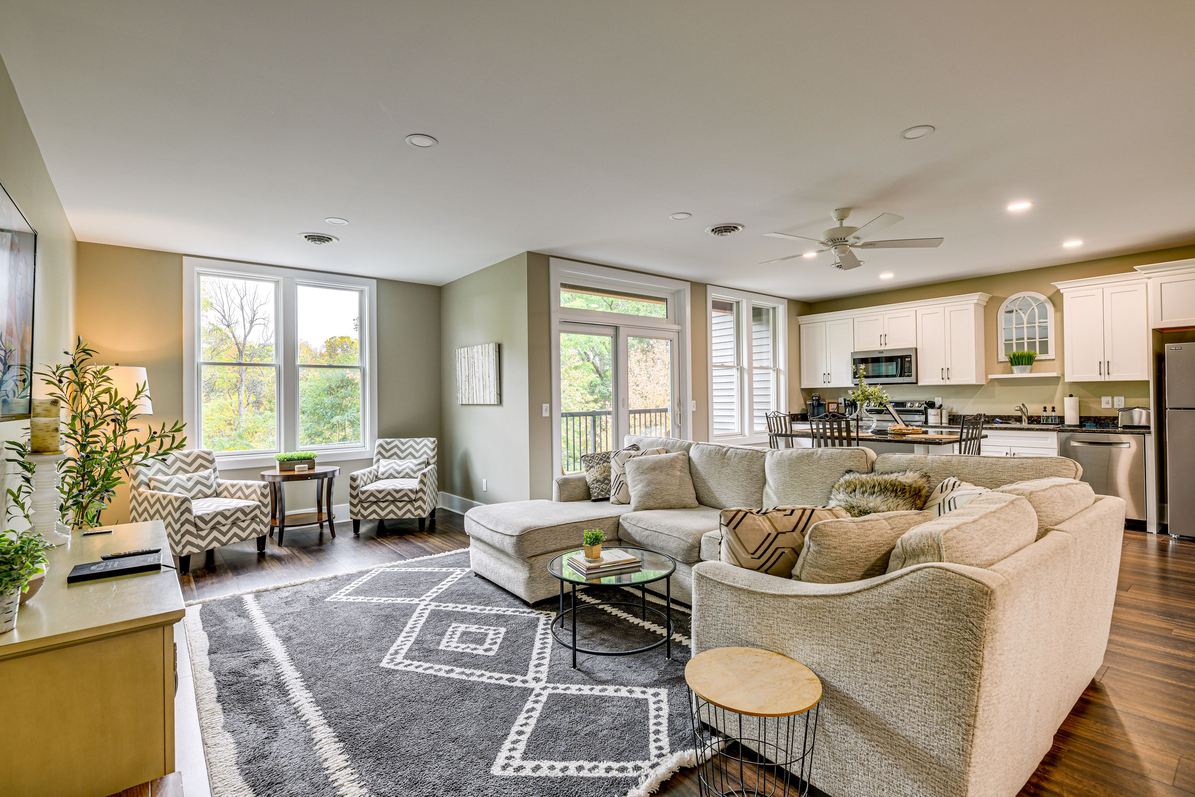 Akron Vacation Rental | 2BR | 2BA | 1,500 Sq Ft | Stairs Required to Access