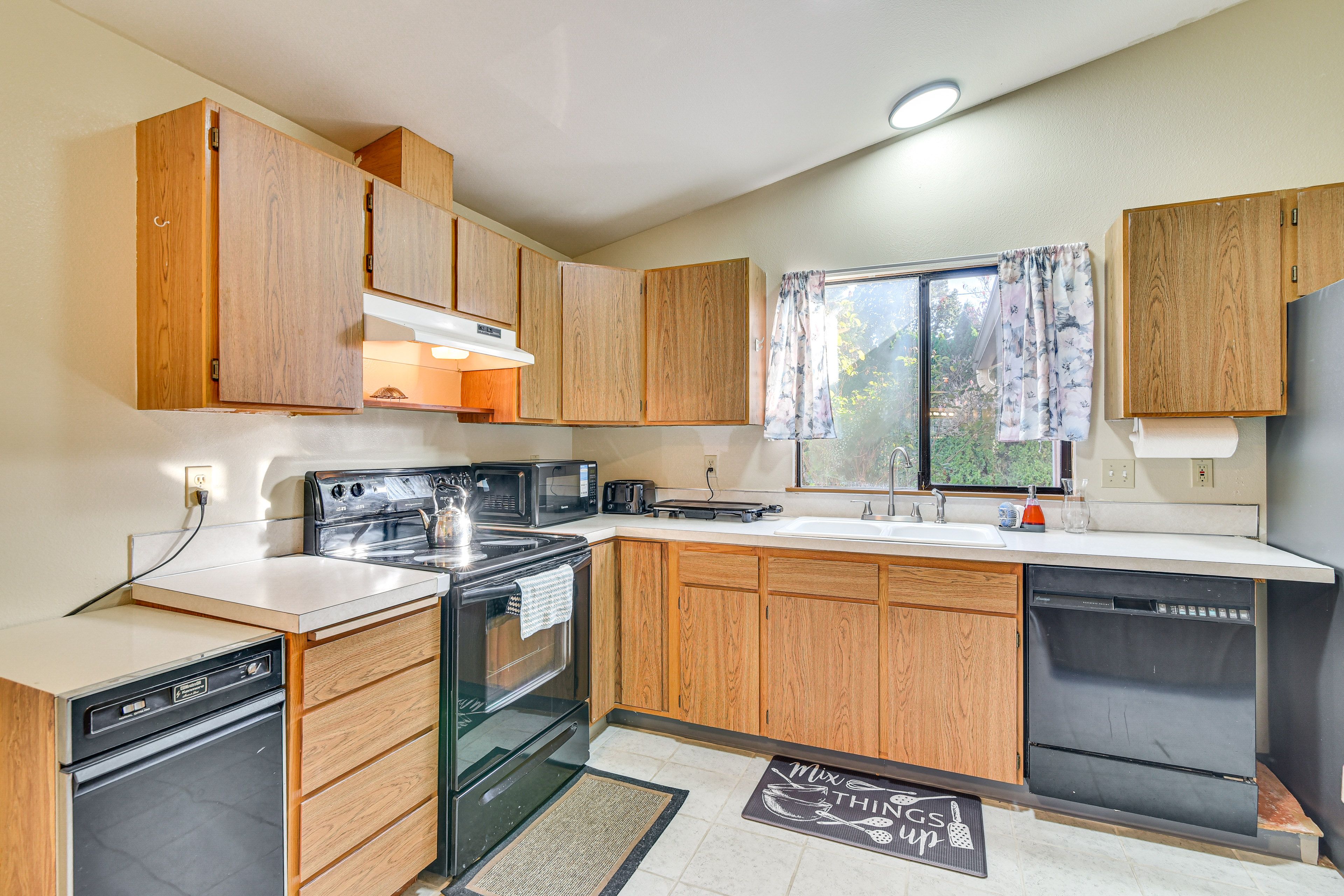 Kitchen | Drip Coffee Maker | Toaster | Blender | Cooking Basics