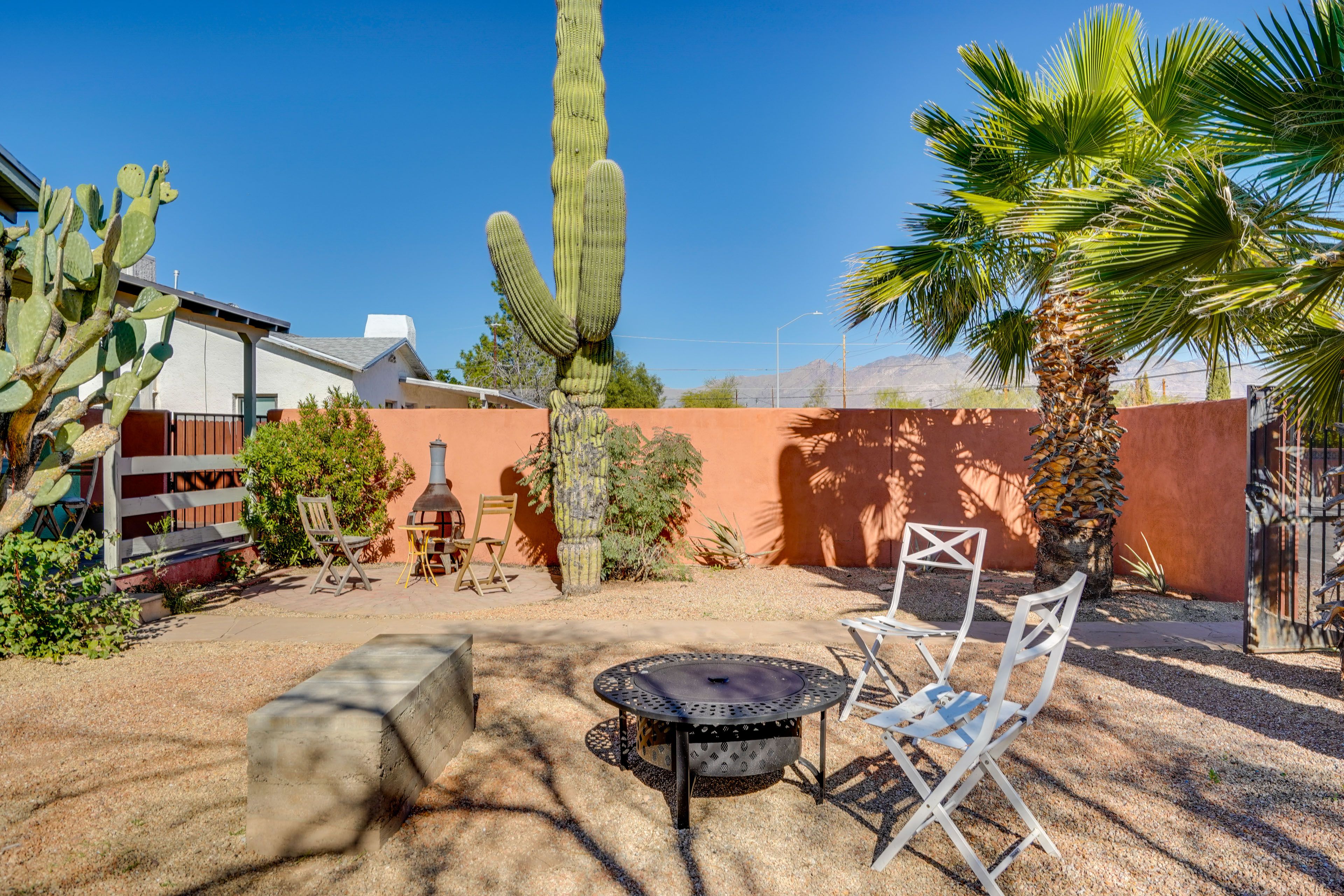 Private Front Yard | Fire Pit