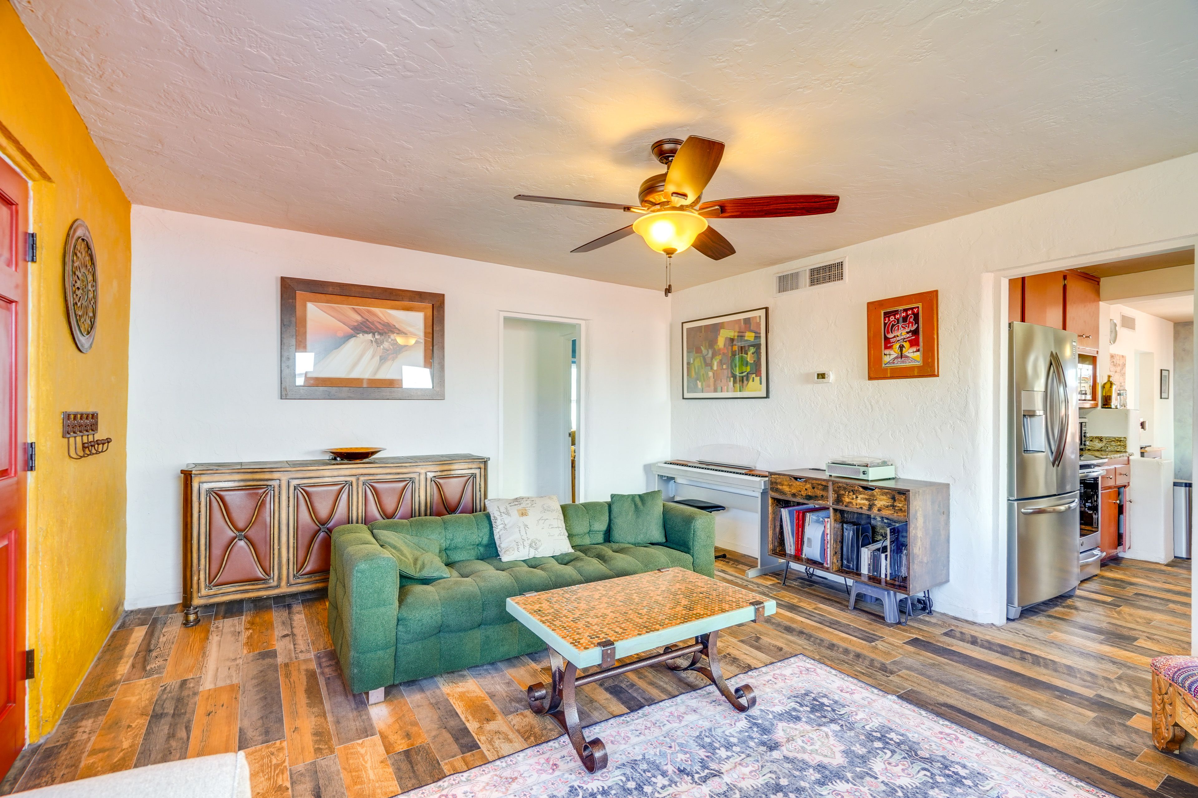 Living Room | Smart TV | Free WiFi