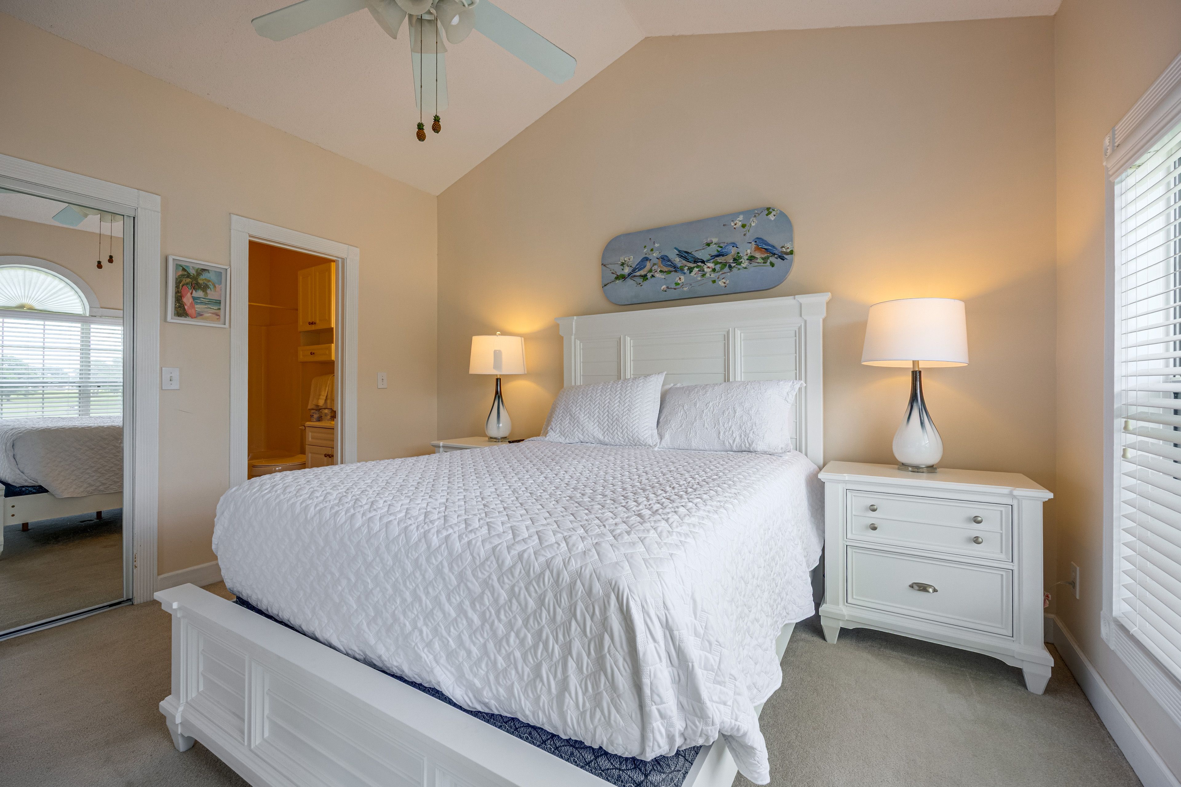Bedroom | Queen Bed | En-Suite Bathroom