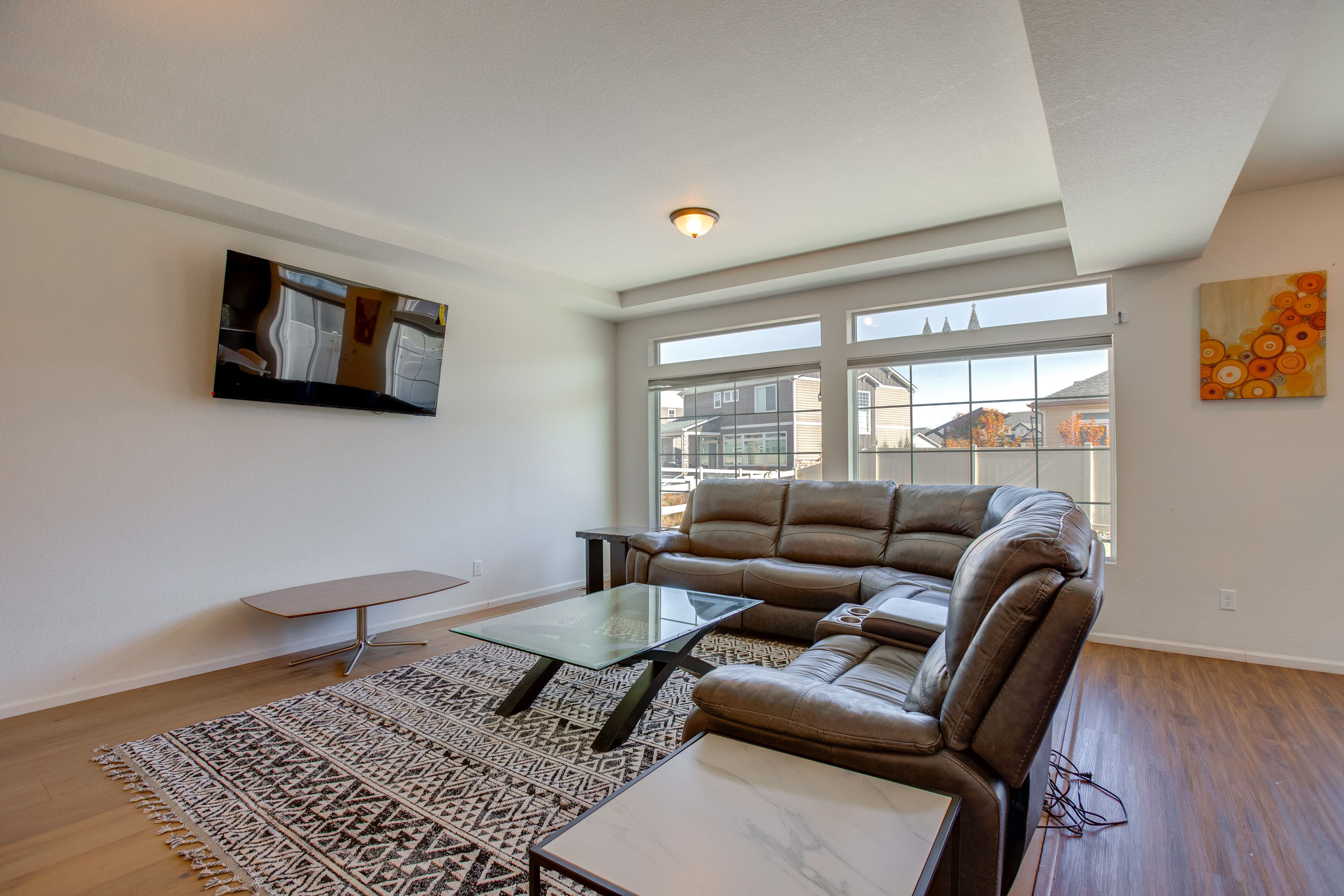 Living Room | 1st Floor | Smart TV | Free WiFi