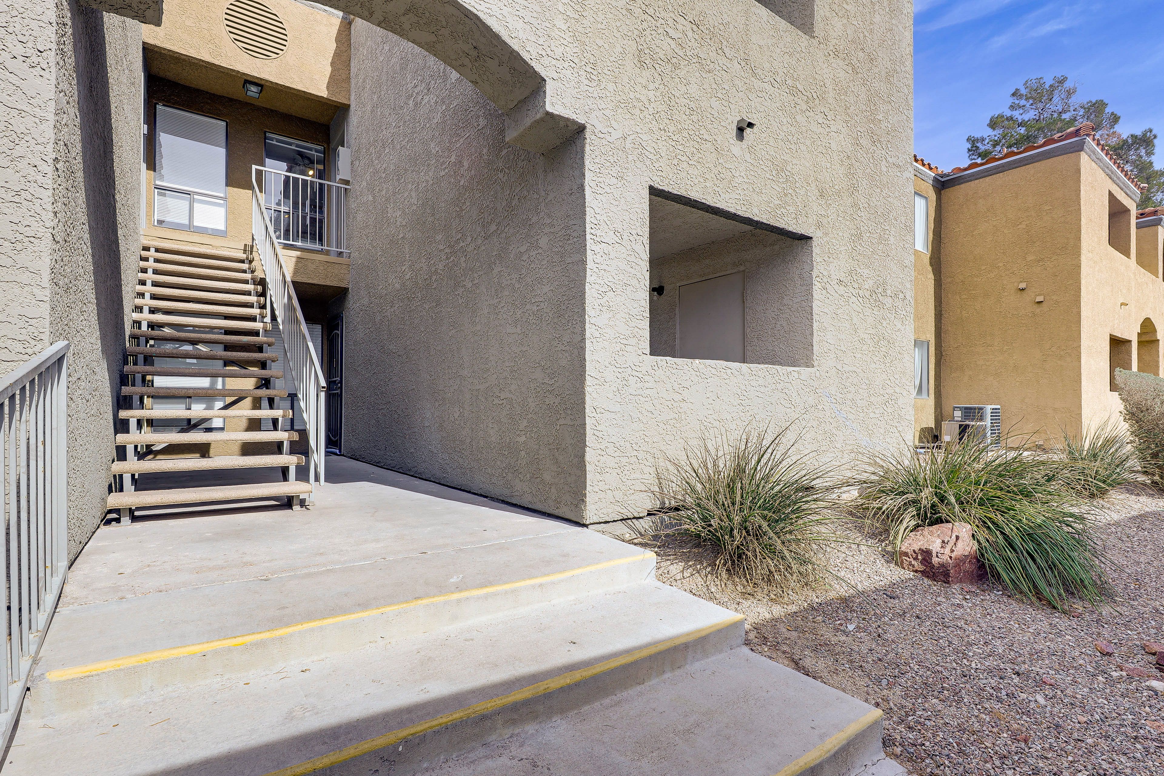 Property Exterior | Single-Level Condo