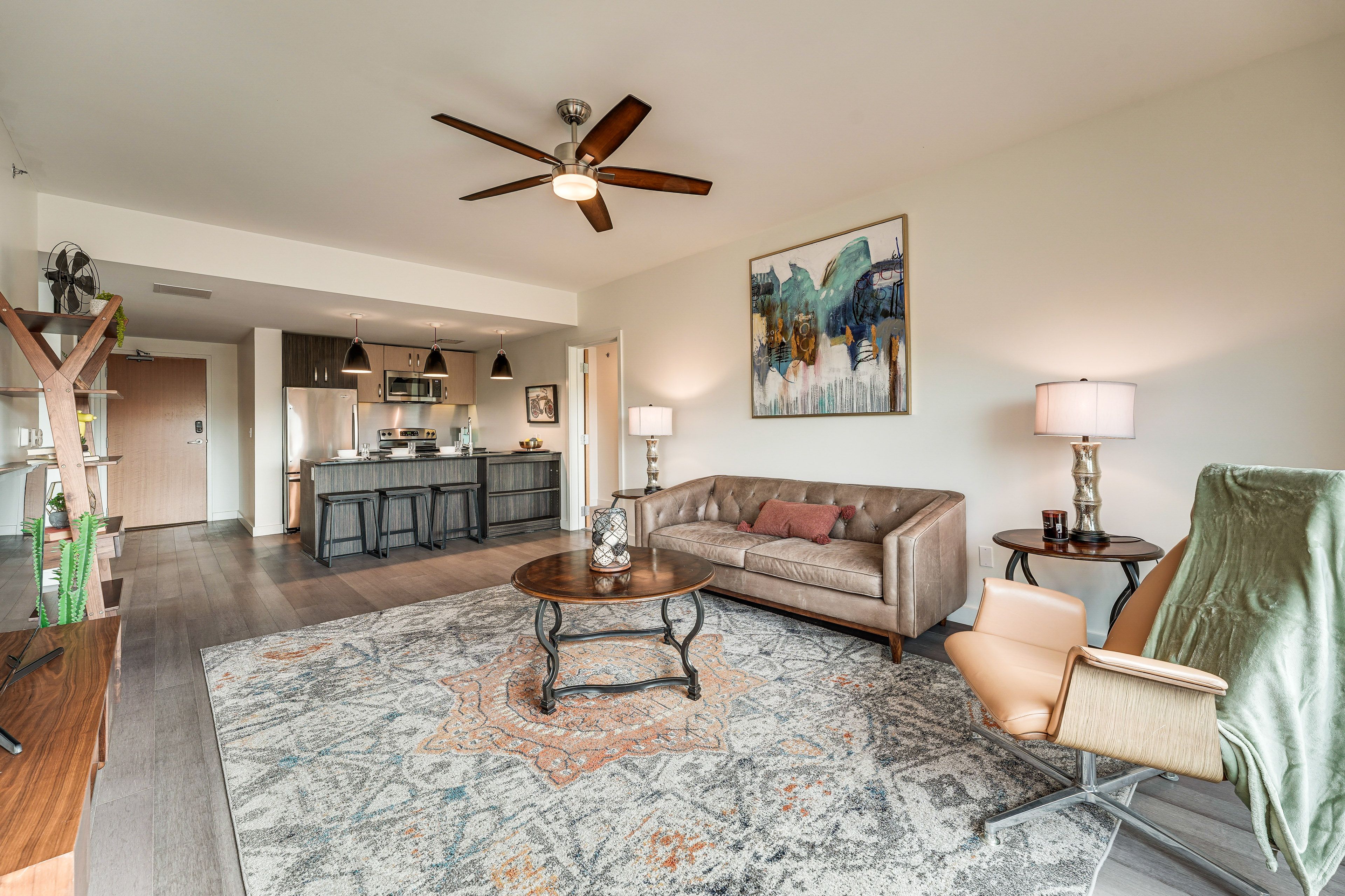 Living Room | Free WiFi | Smart TV | Central A/C