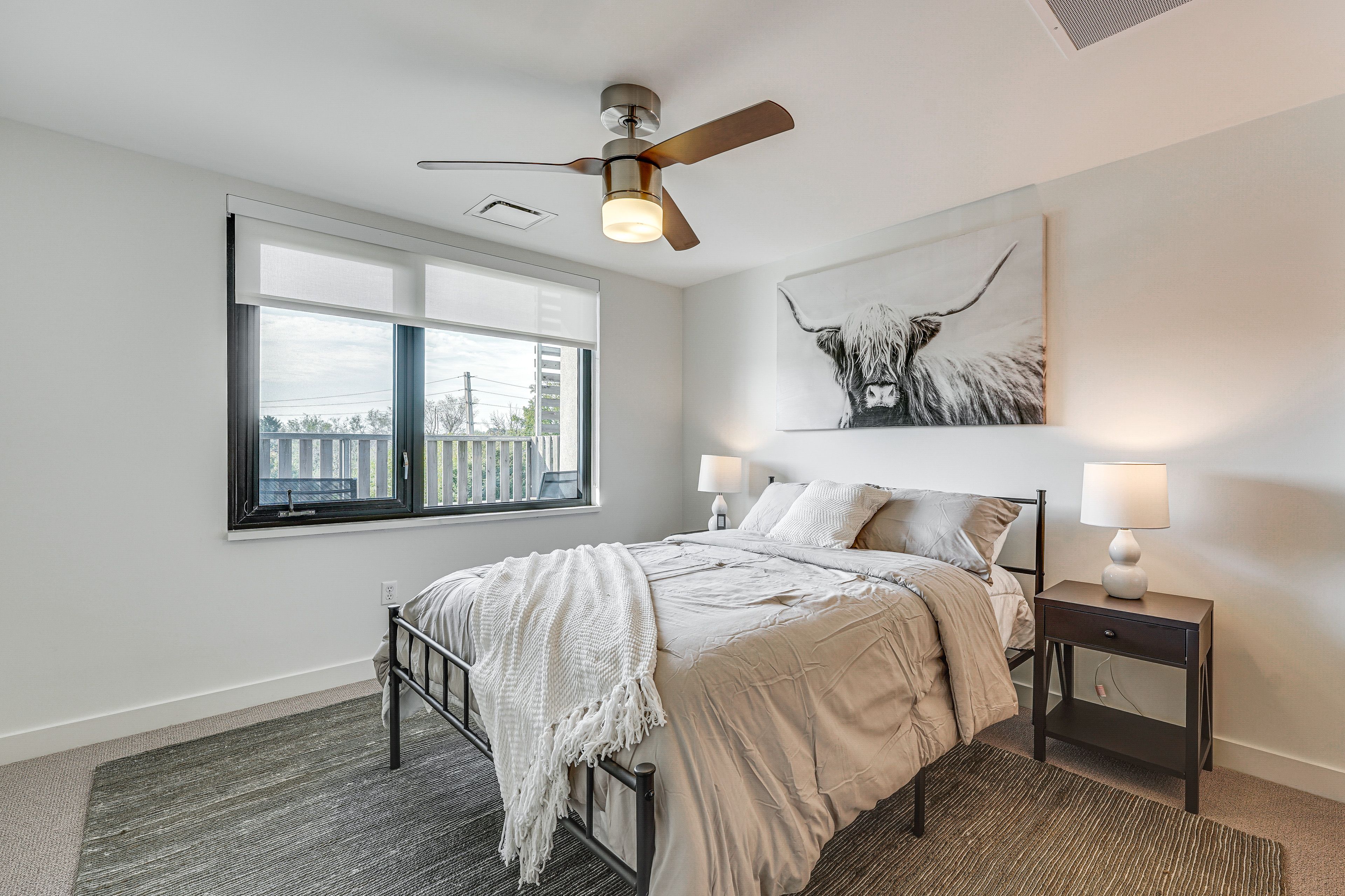 Bedroom 1 | Queen Bed