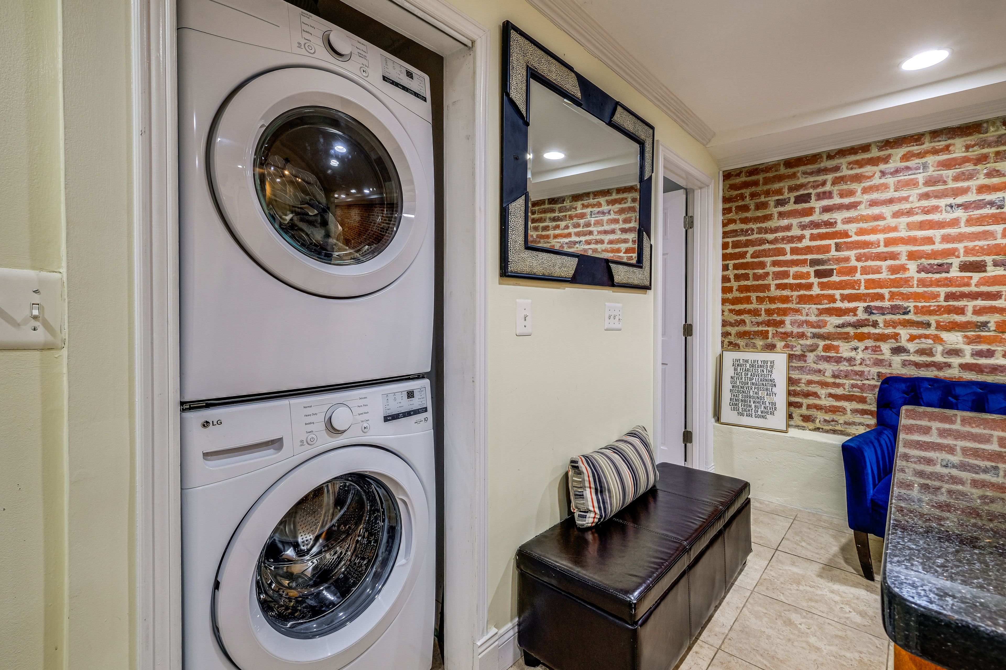 Laundry Closet | Washer/Dryer