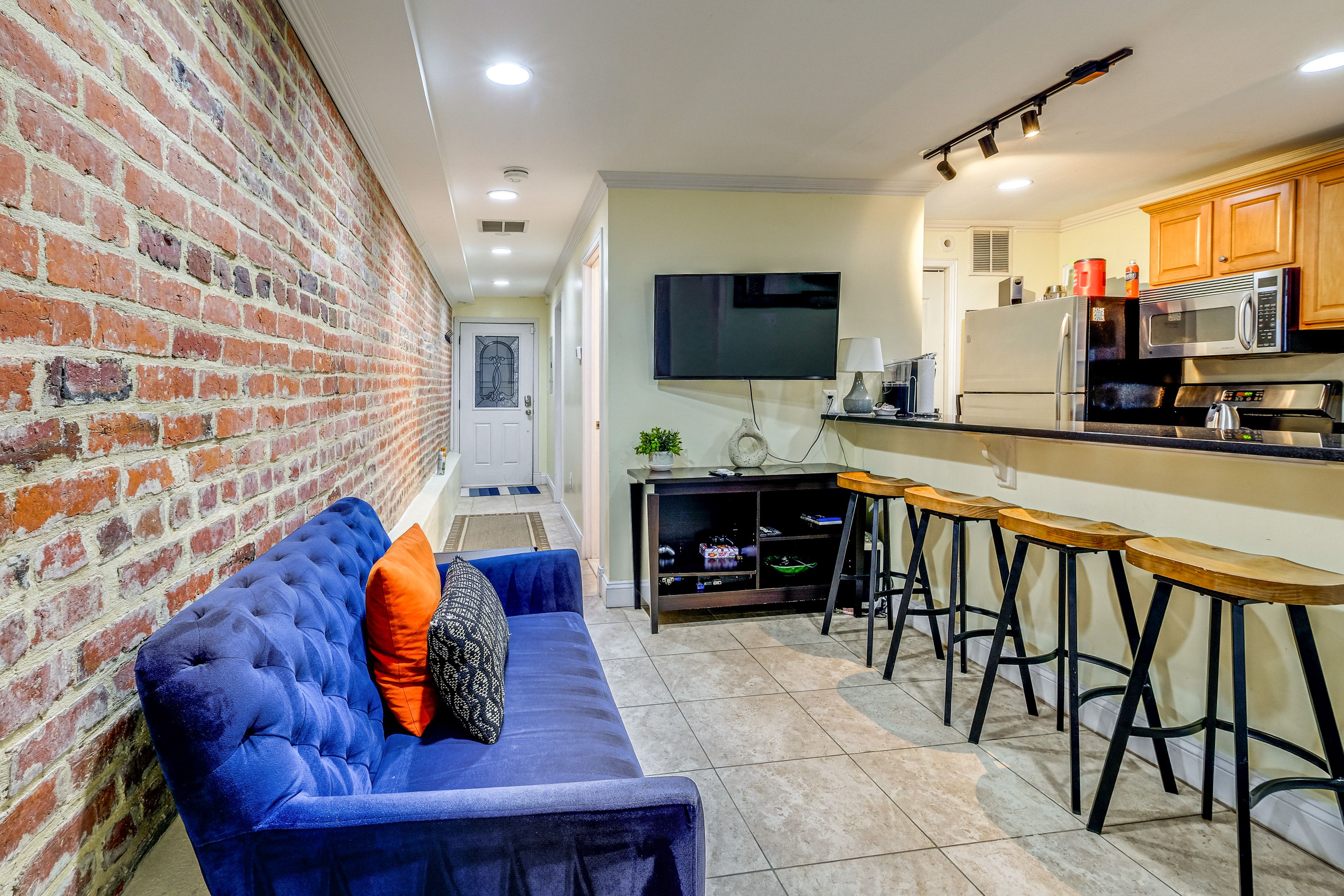 Washington, D.C. Vacation Rental | 2BR | 1BA | 900 Sq Ft | Stairs Required