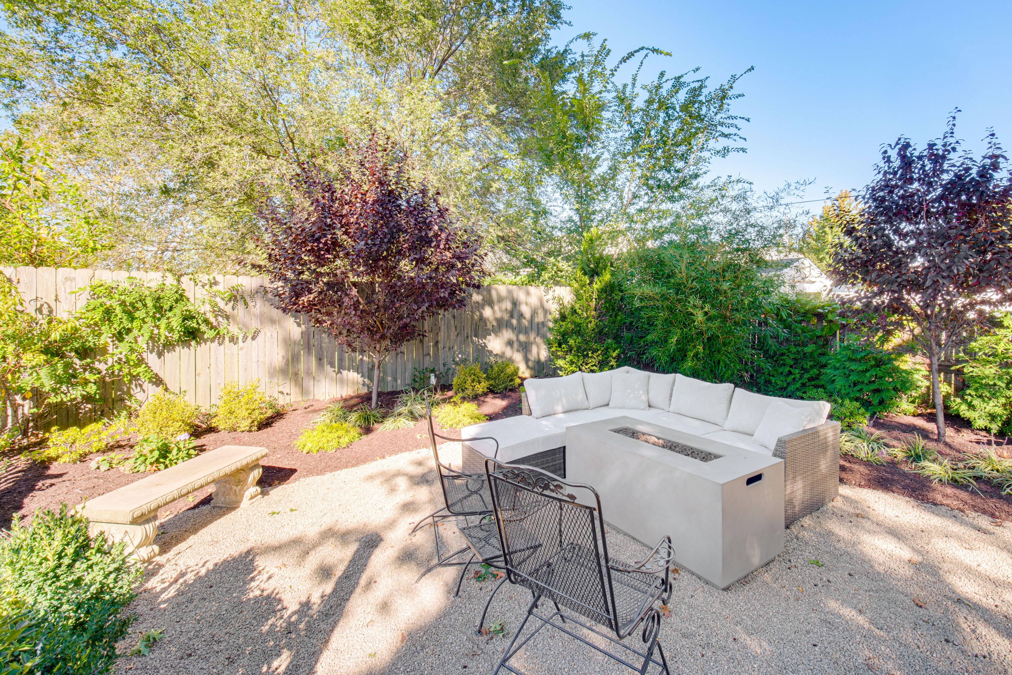 Outdoor Seating | Fire Table
