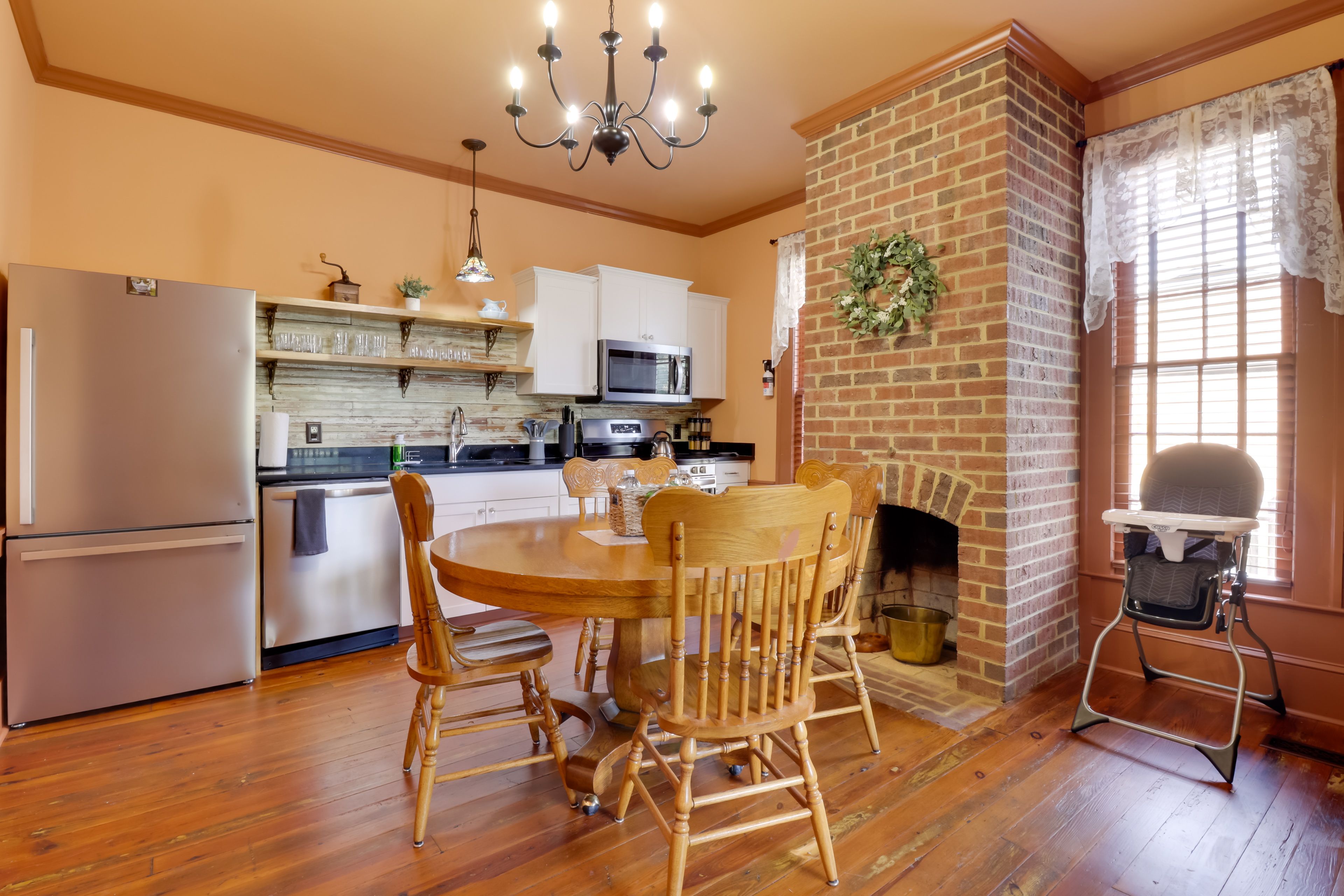 Kitchen | Blender | Toaster | Dishware & Flatware | Spices