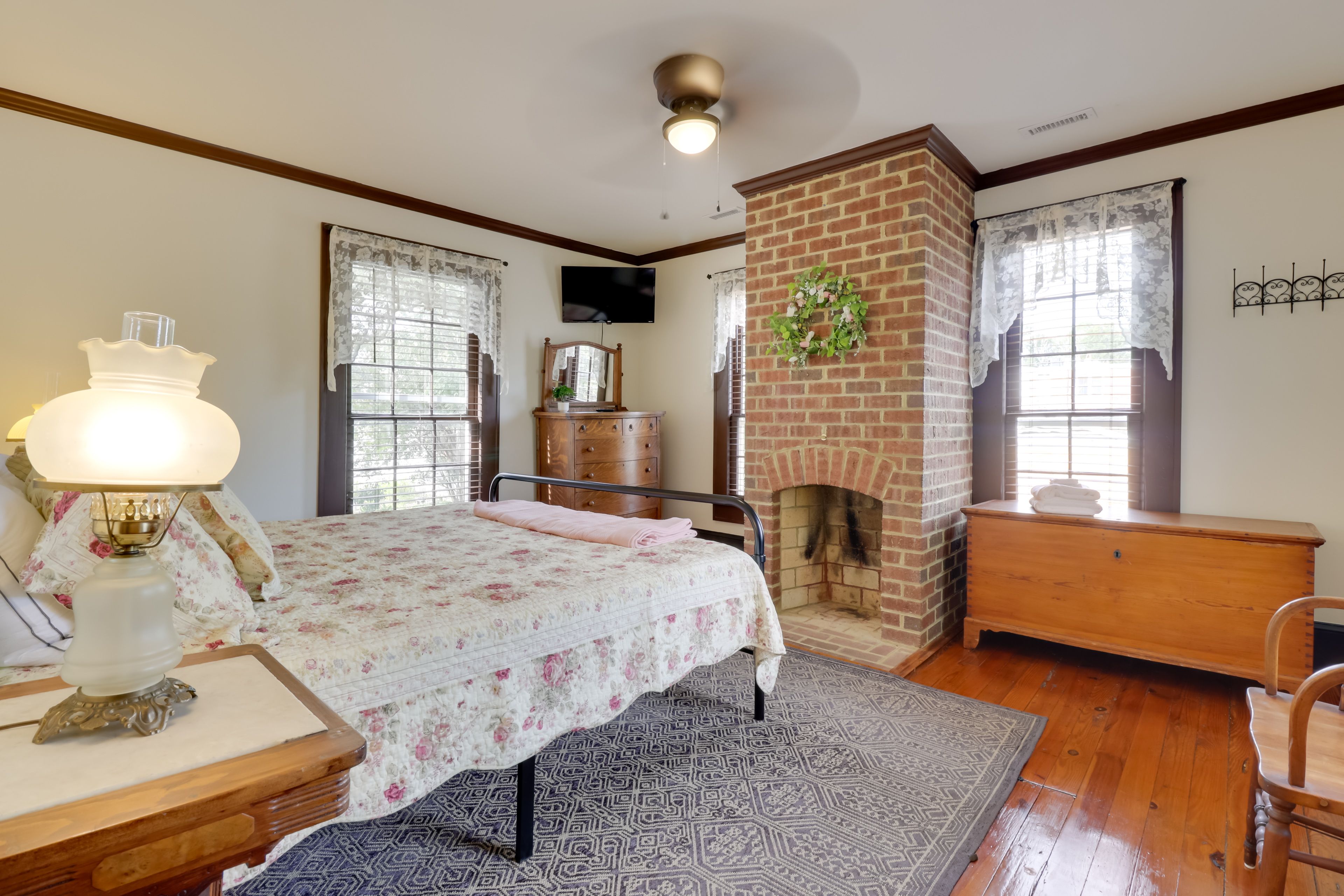 Bedroom 1 | King Bed | 2nd Floor