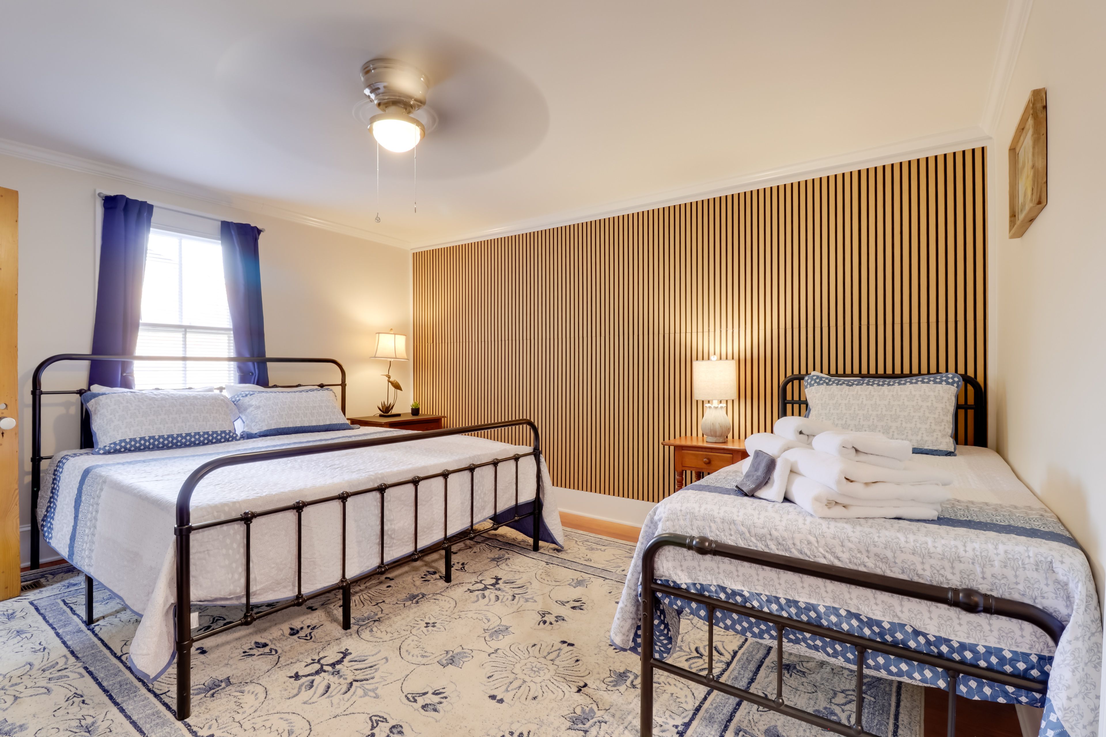 Bedroom 2 | King Bed | Twin Bed