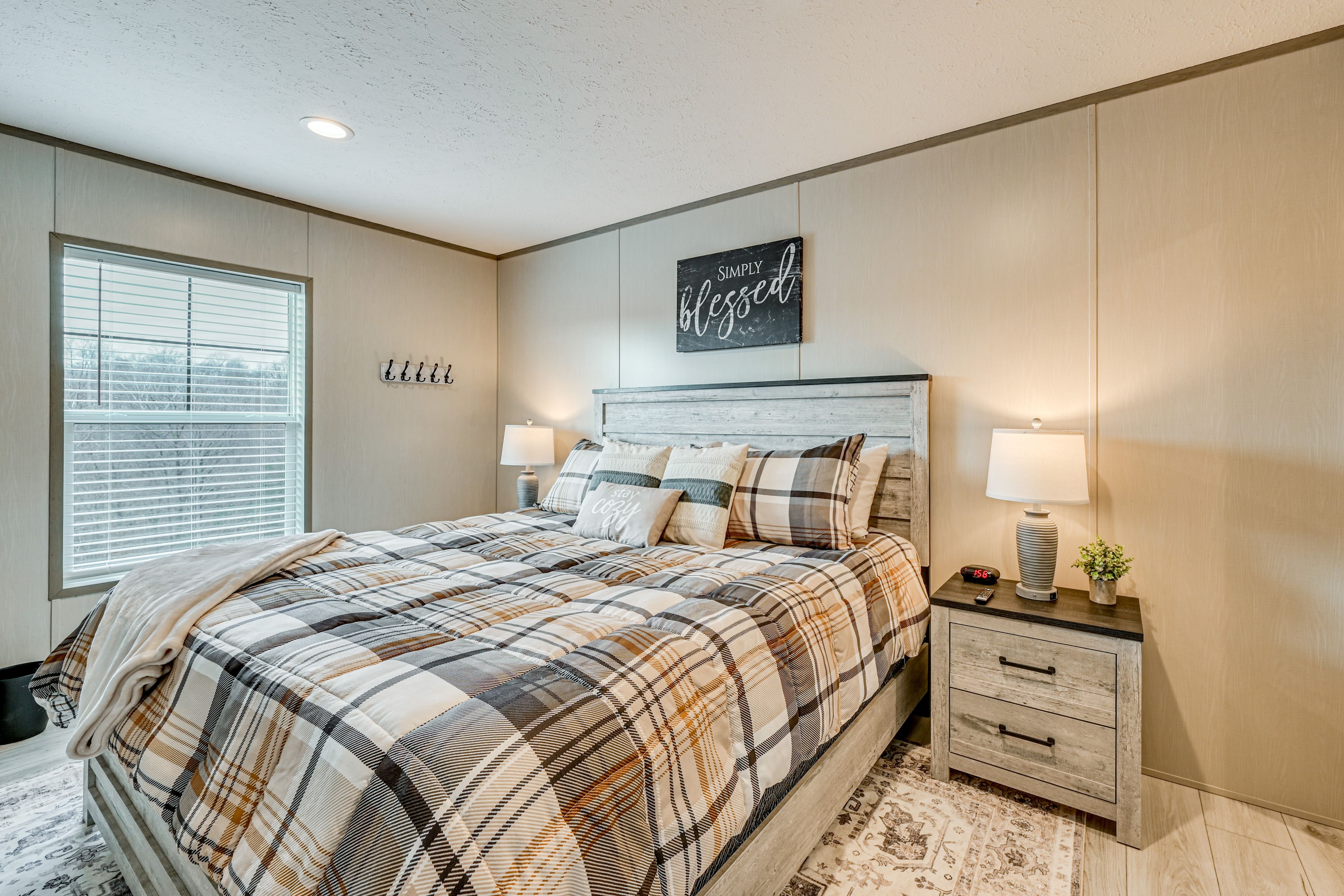 Bedroom 2 | King Bed