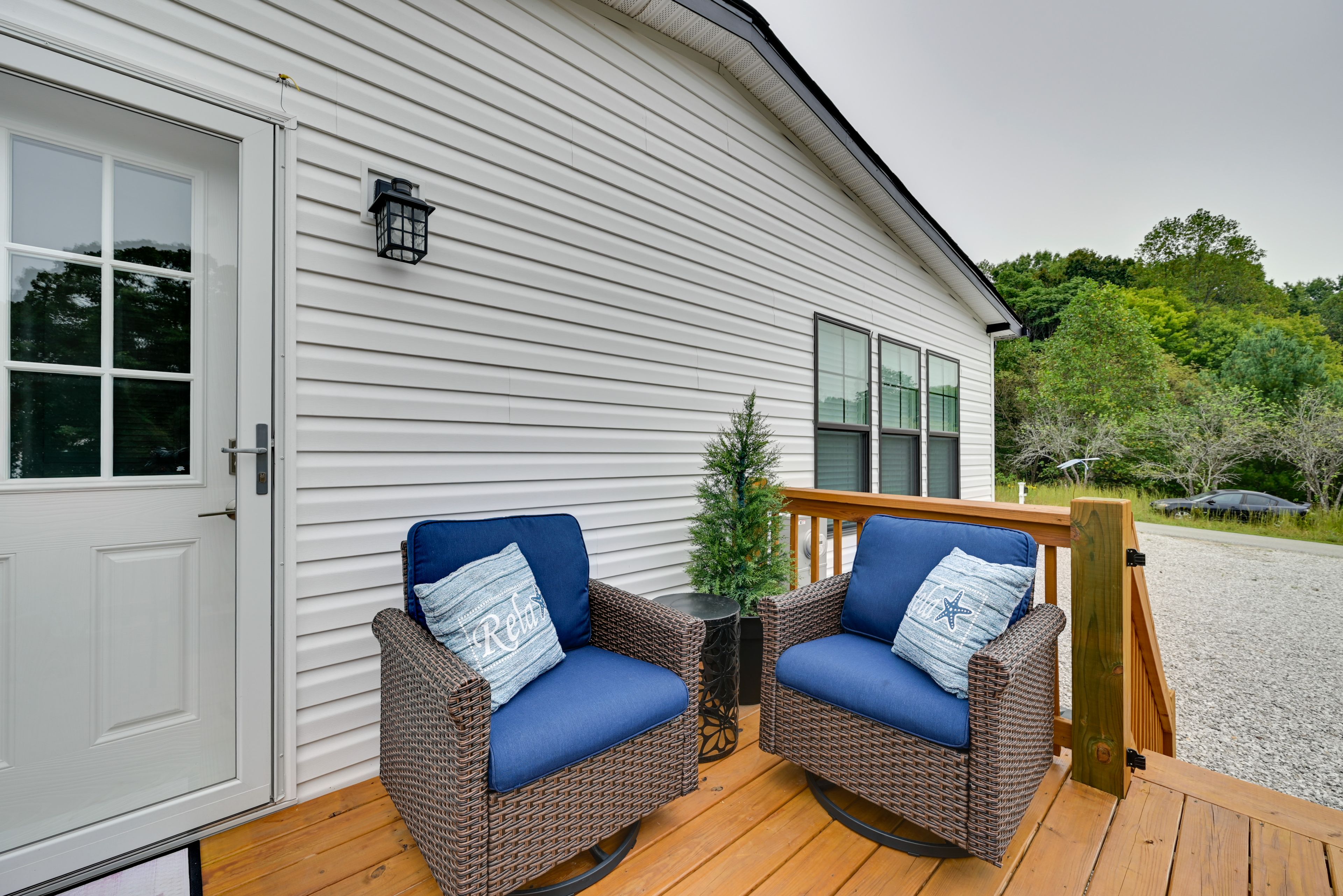 Furnished Deck