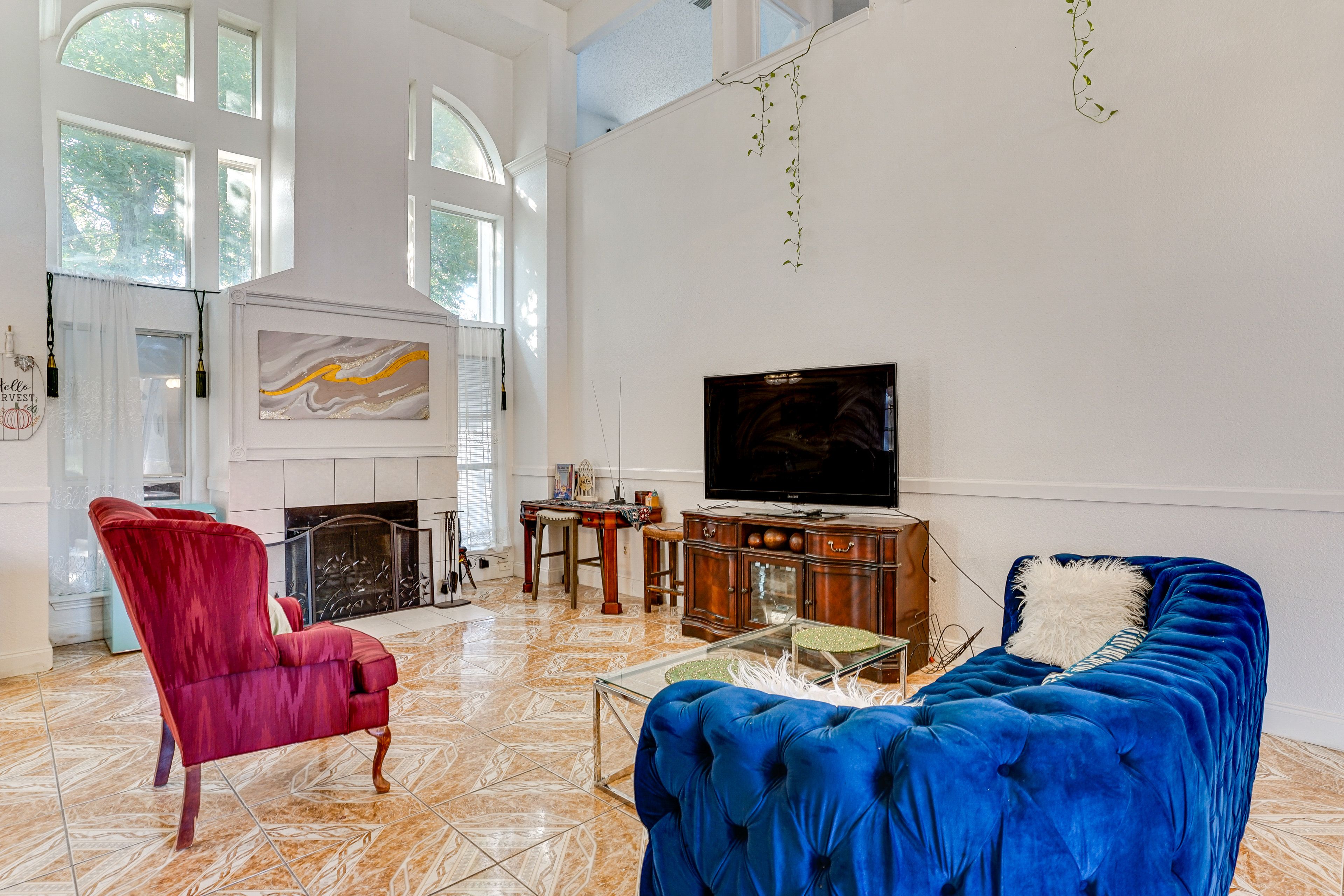 Living Room | 1st Floor | Central A/C & Heating | Smart TV | Fireplace