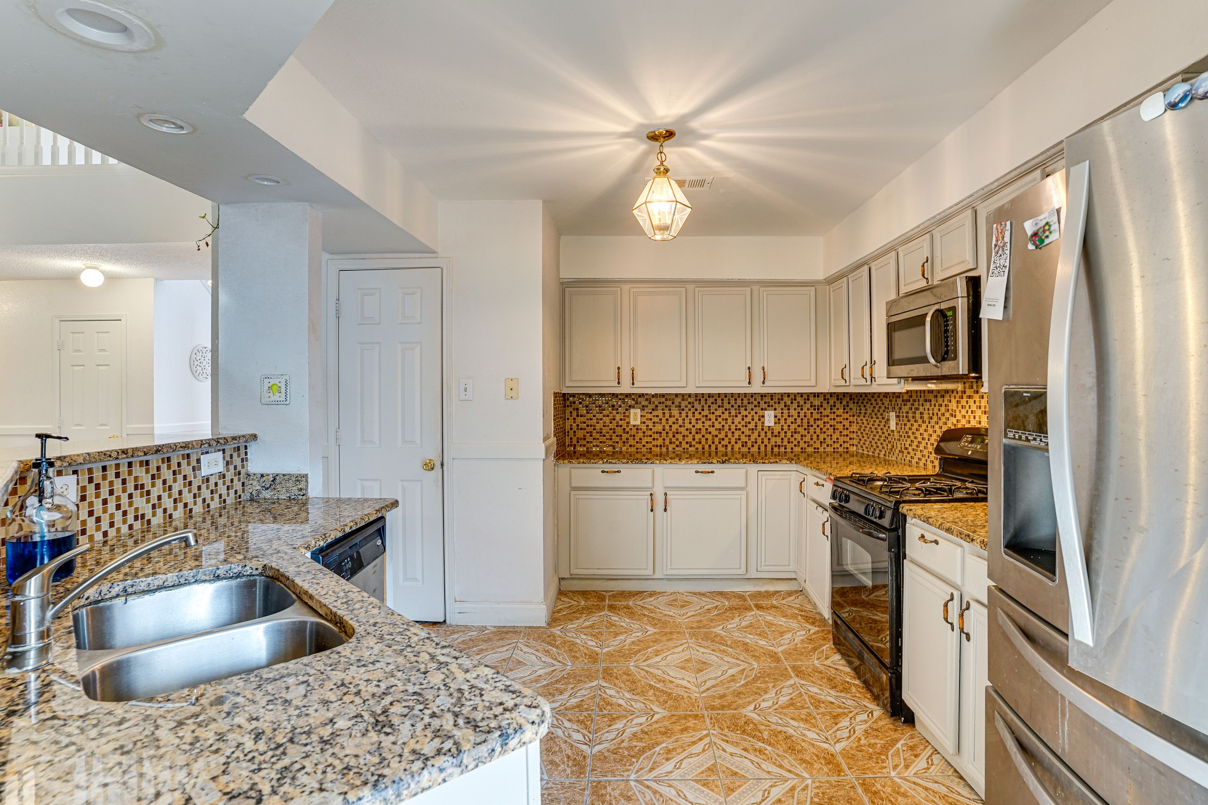 Kitchen | 1st Floor | Drip Coffee Maker & Keurig