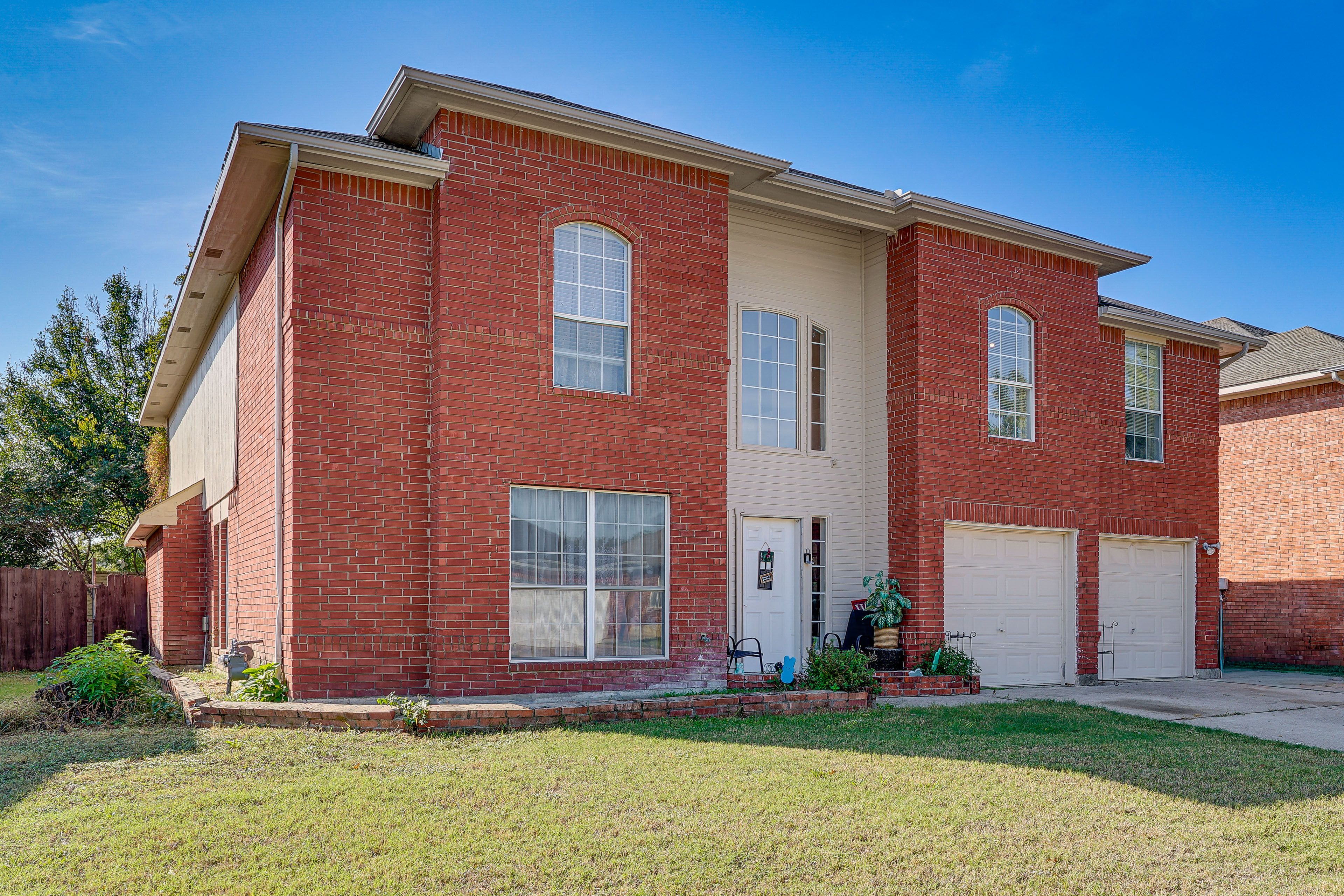 Parking | Cul-De-Sac Street Parking (6 Vehicles)