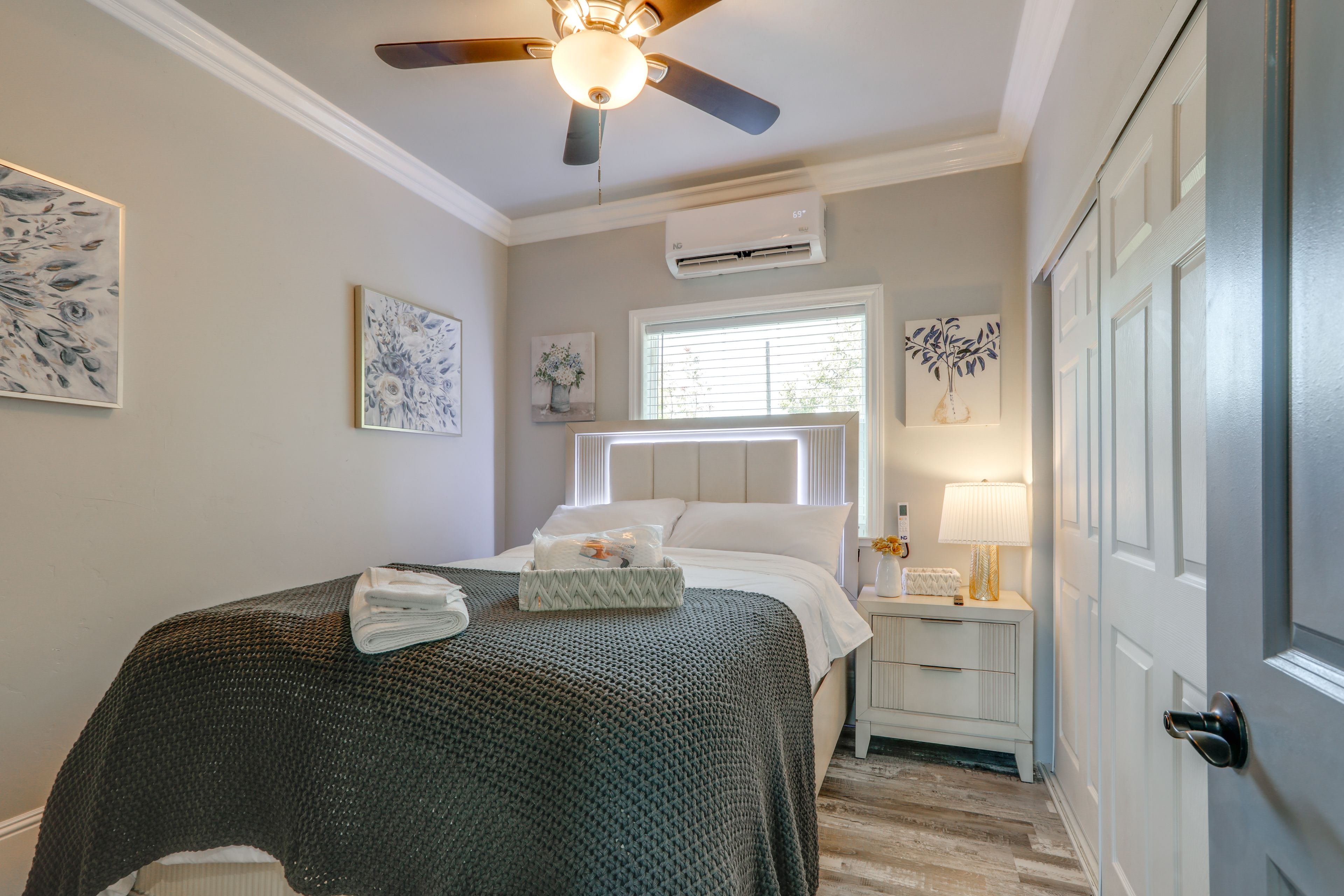 Bedroom 2 | Queen Bed | Smart TV