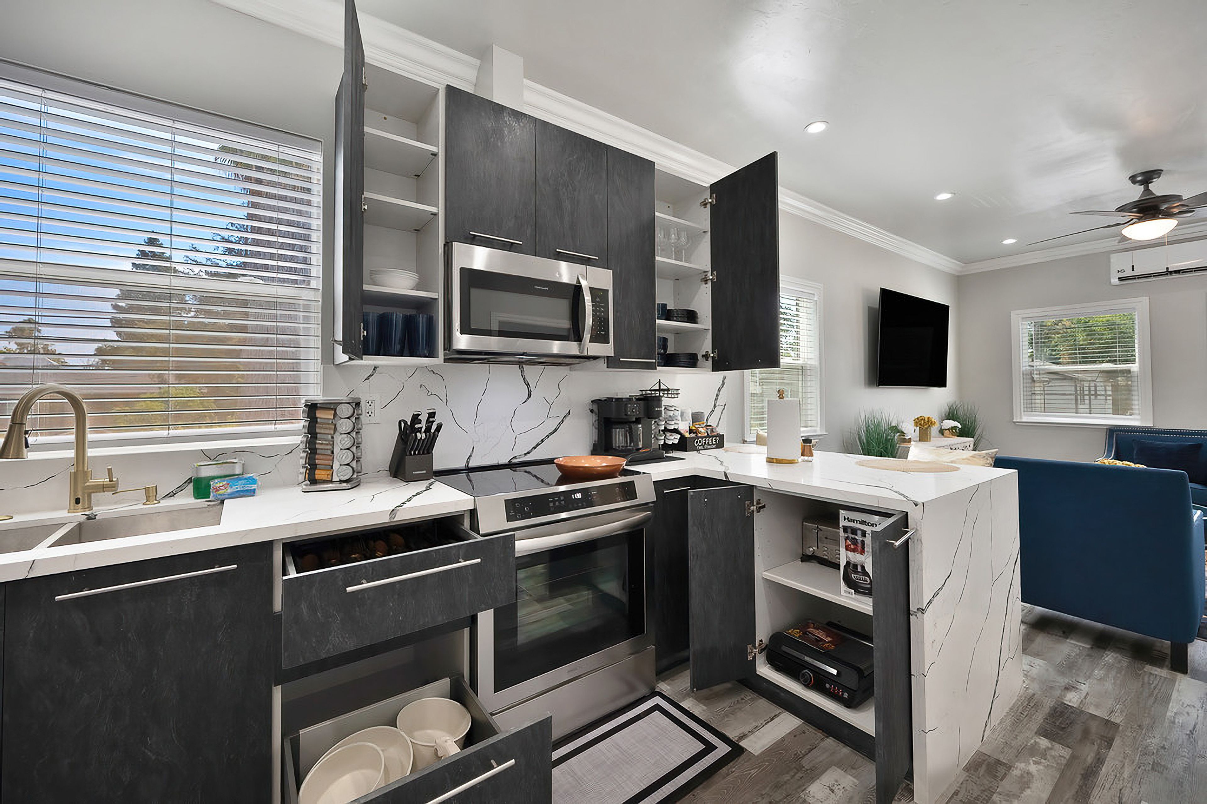 Kitchen | Dishwasher