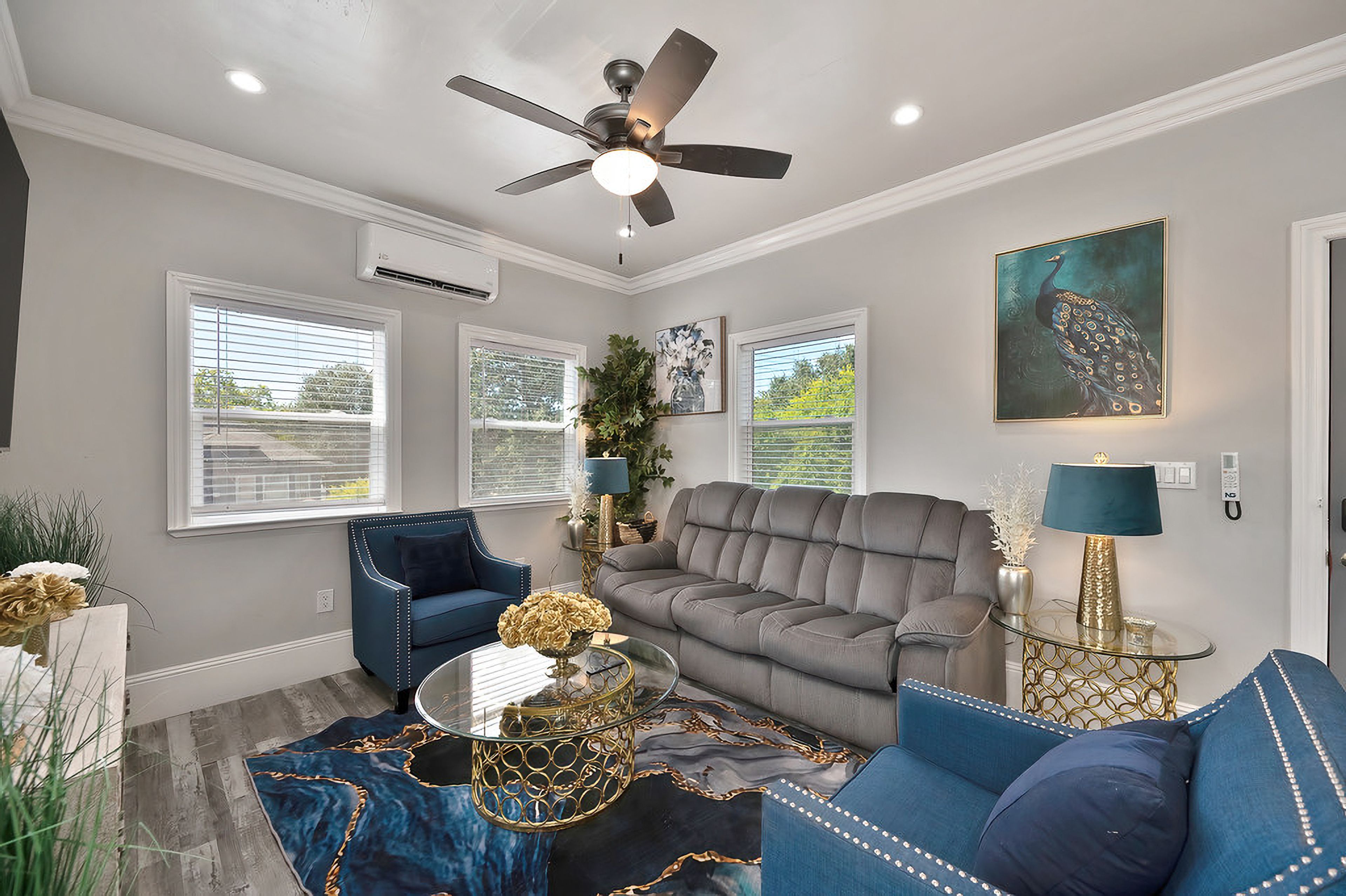 Sacramento Vacation Rental | 2BR | 2BA | Stairs to Enter | 1,000 Sq Ft
