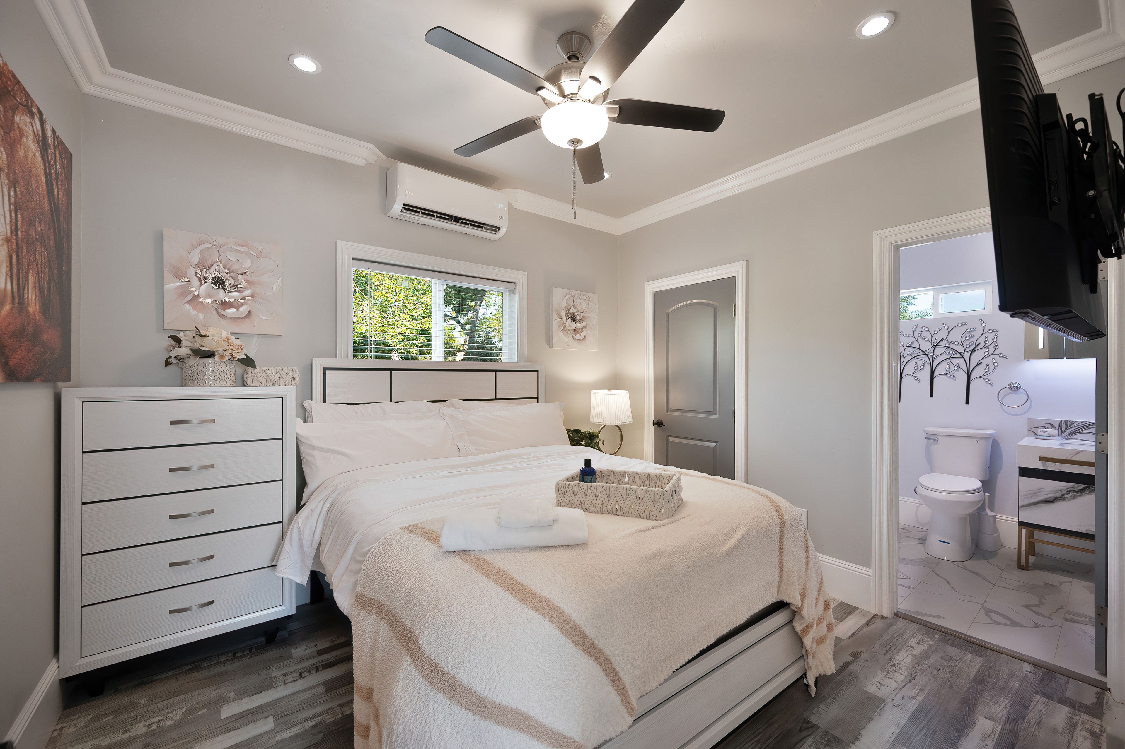 Bedroom 1 | Queen Bed | Linens Provided | Smart TV