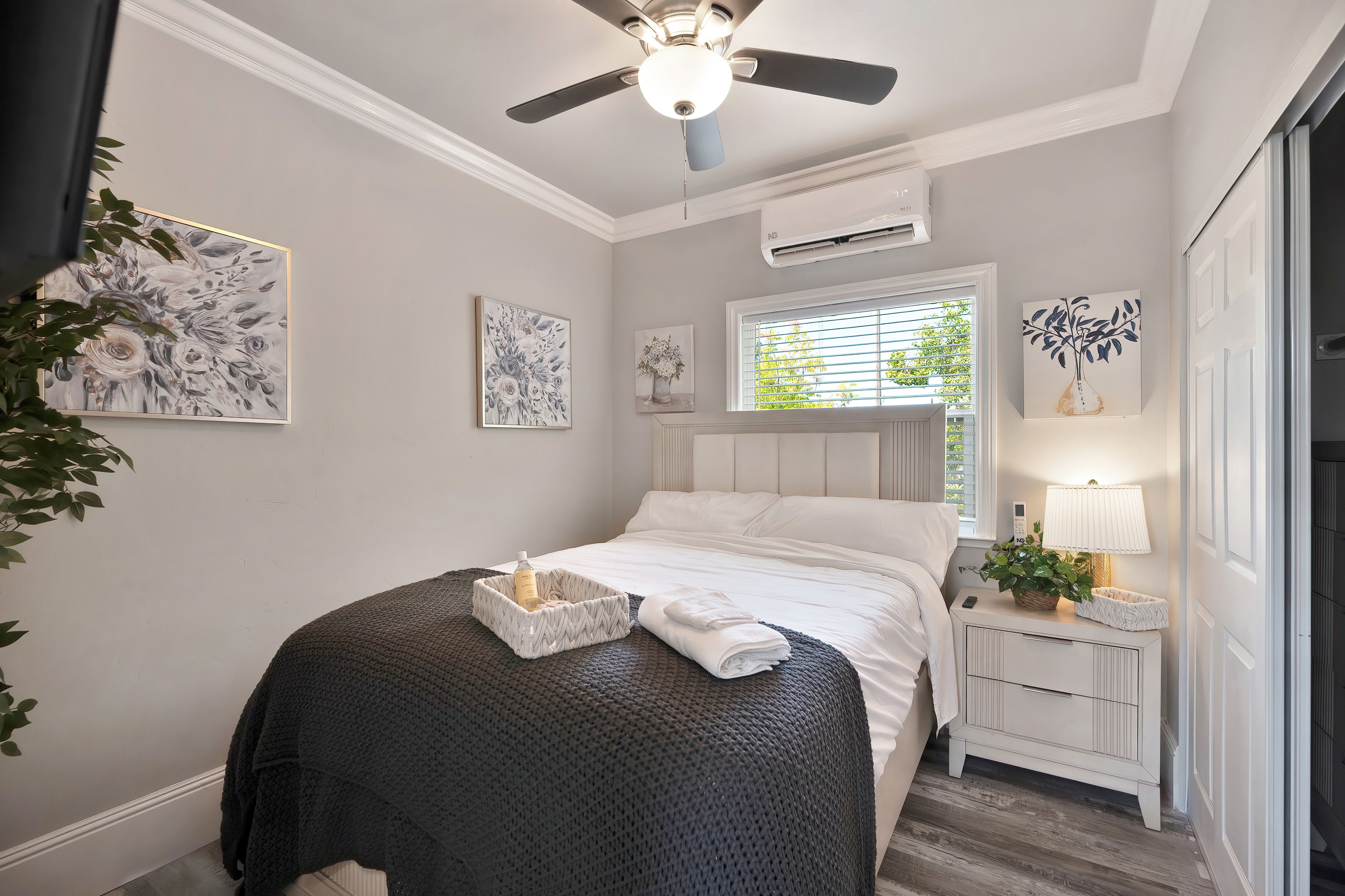 Bedroom 2 | Queen Bed | Smart TV