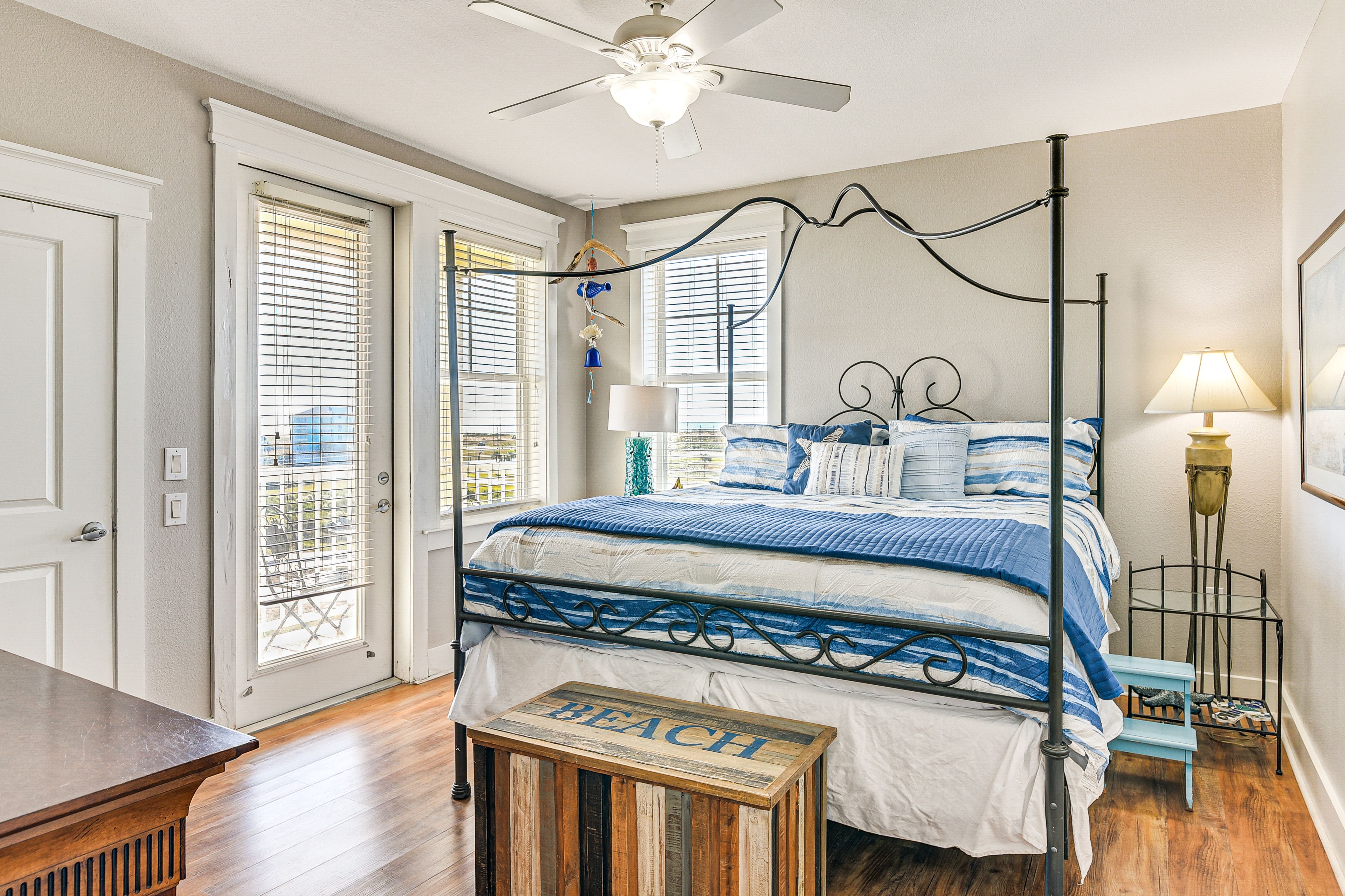 Bedroom 1 | King Bed | TV