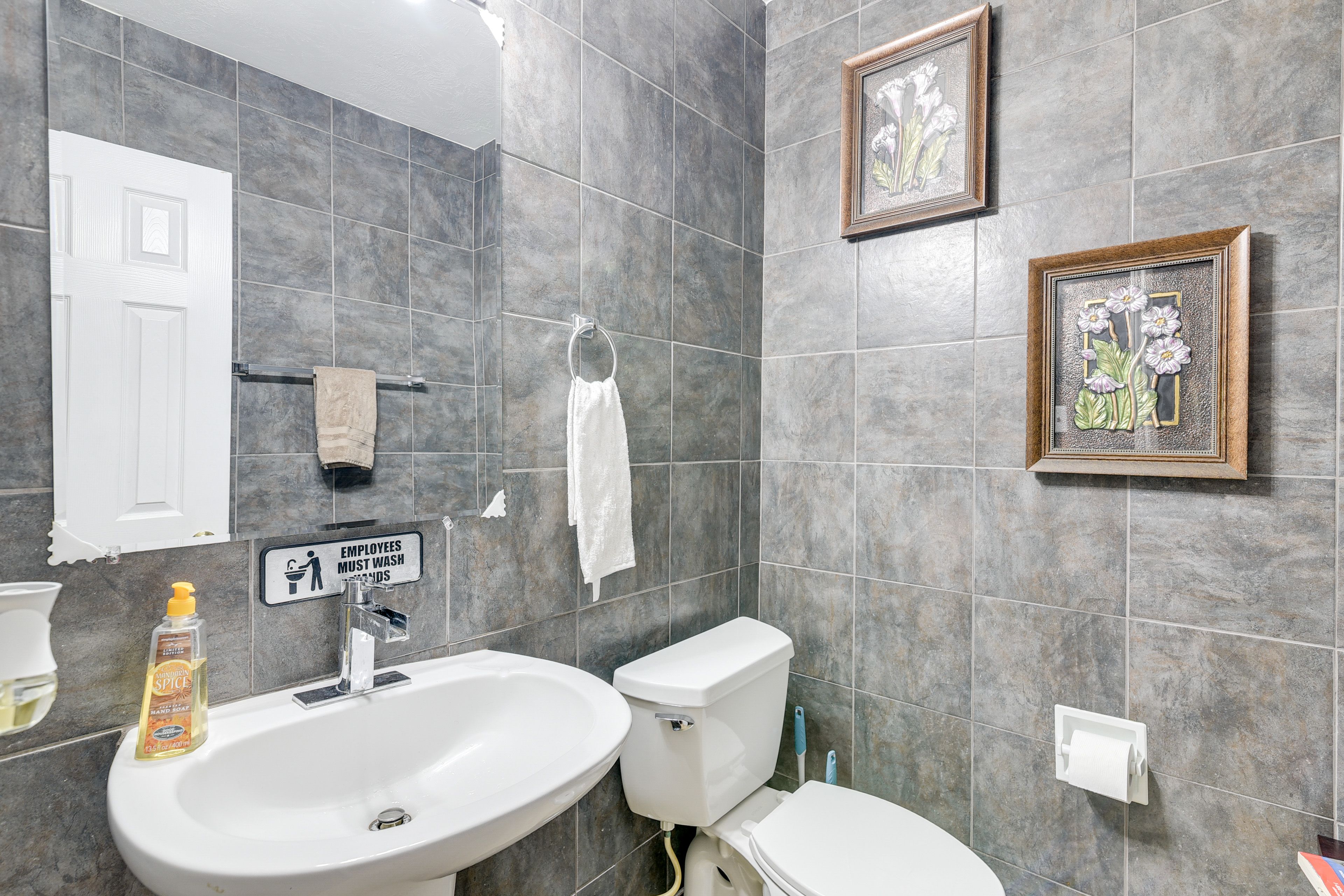 Half Bathroom | 1st Floor