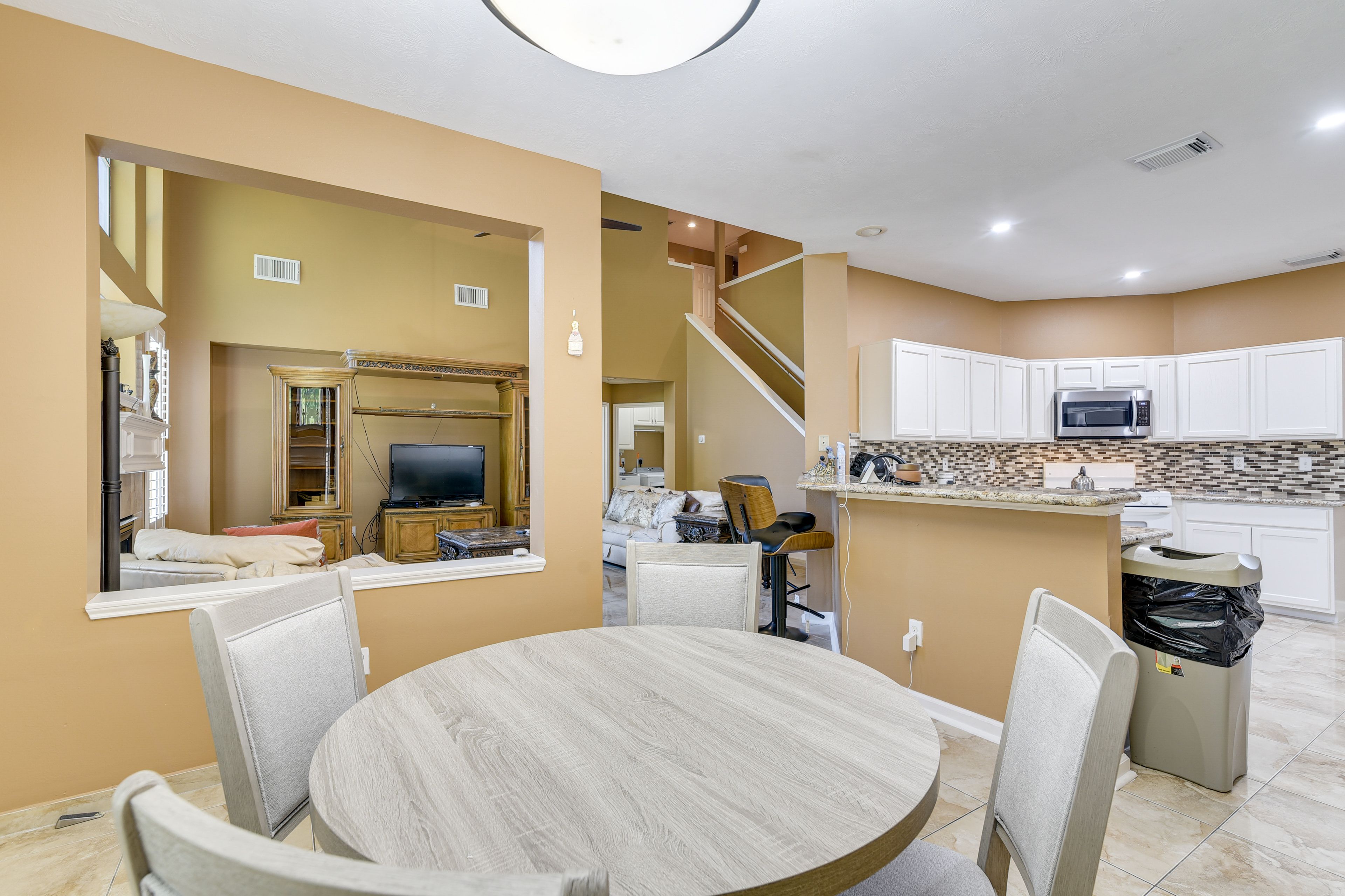 Breakfast Nook | 1st Floor