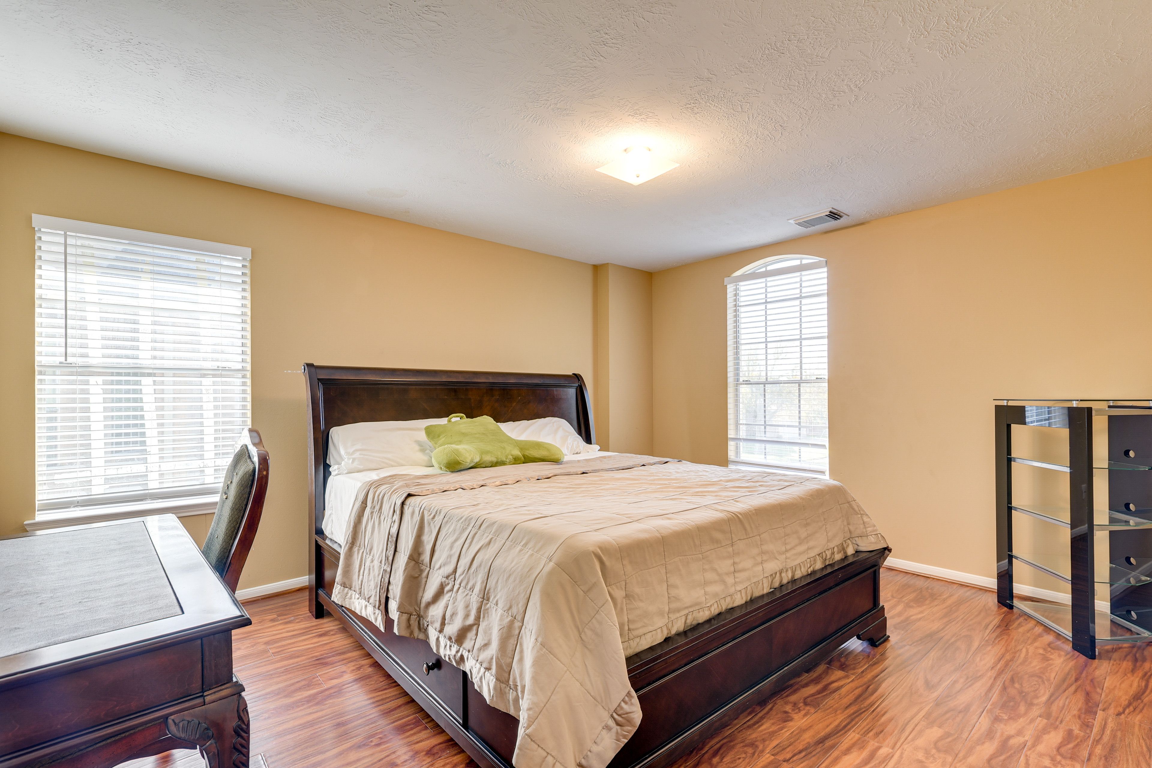 Bedroom 5 | 2nd Floor | King Bed | Desk