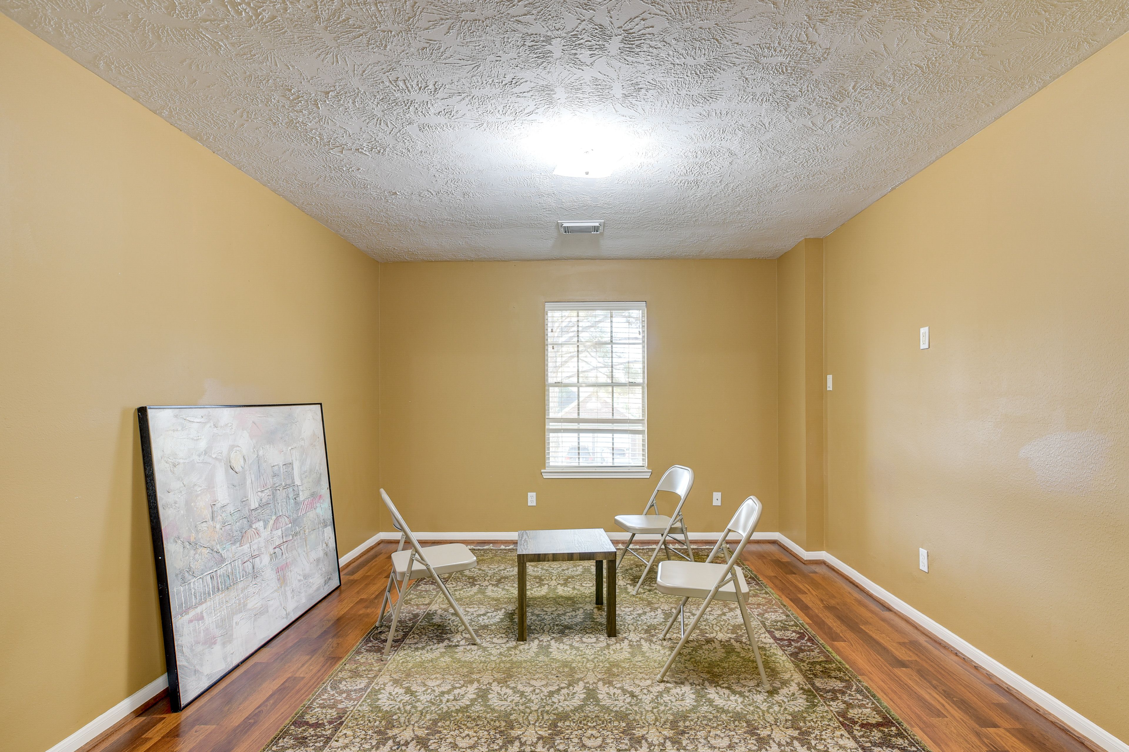 Sitting Area | 2nd Floor