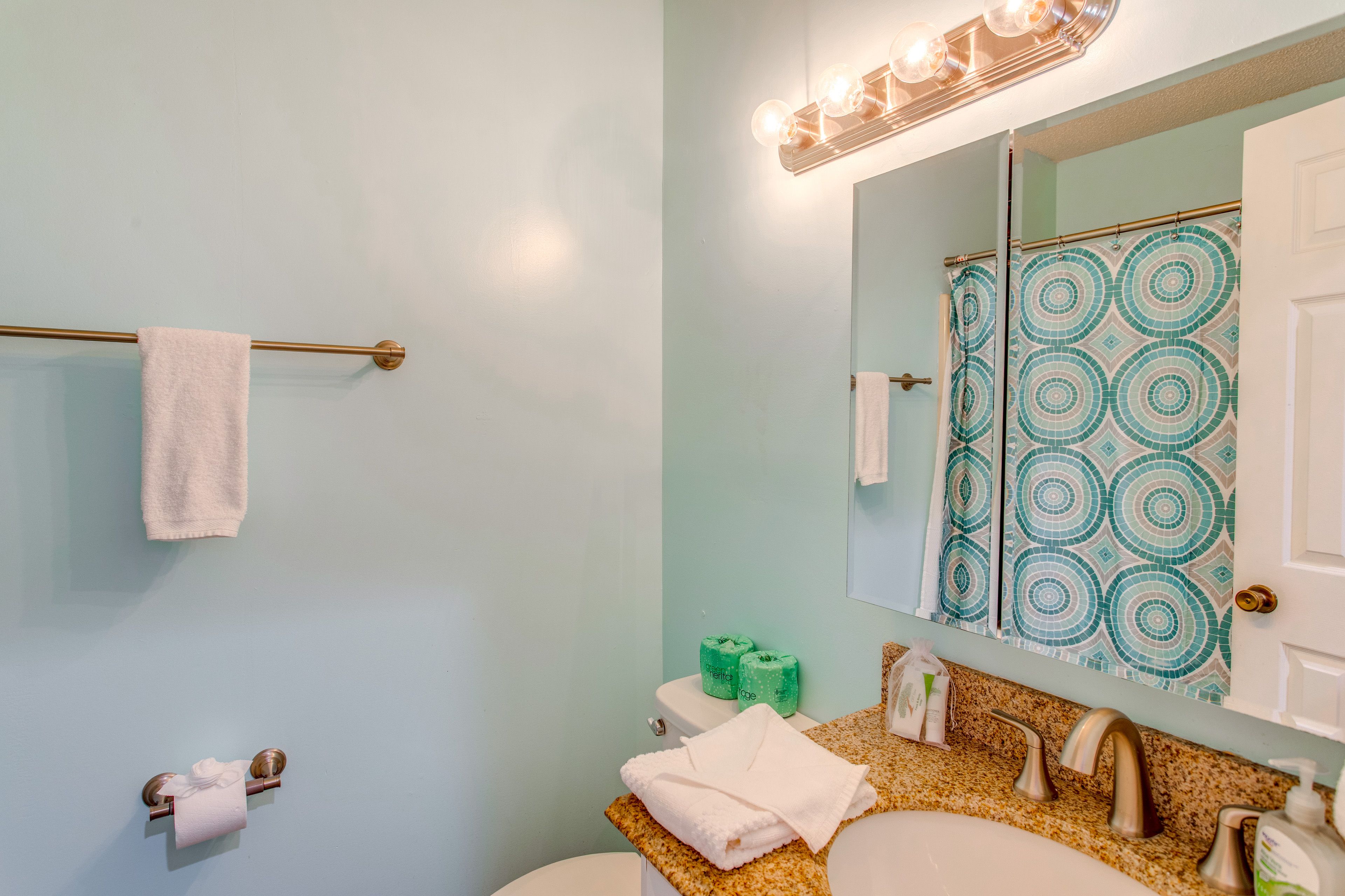 Full Bathroom