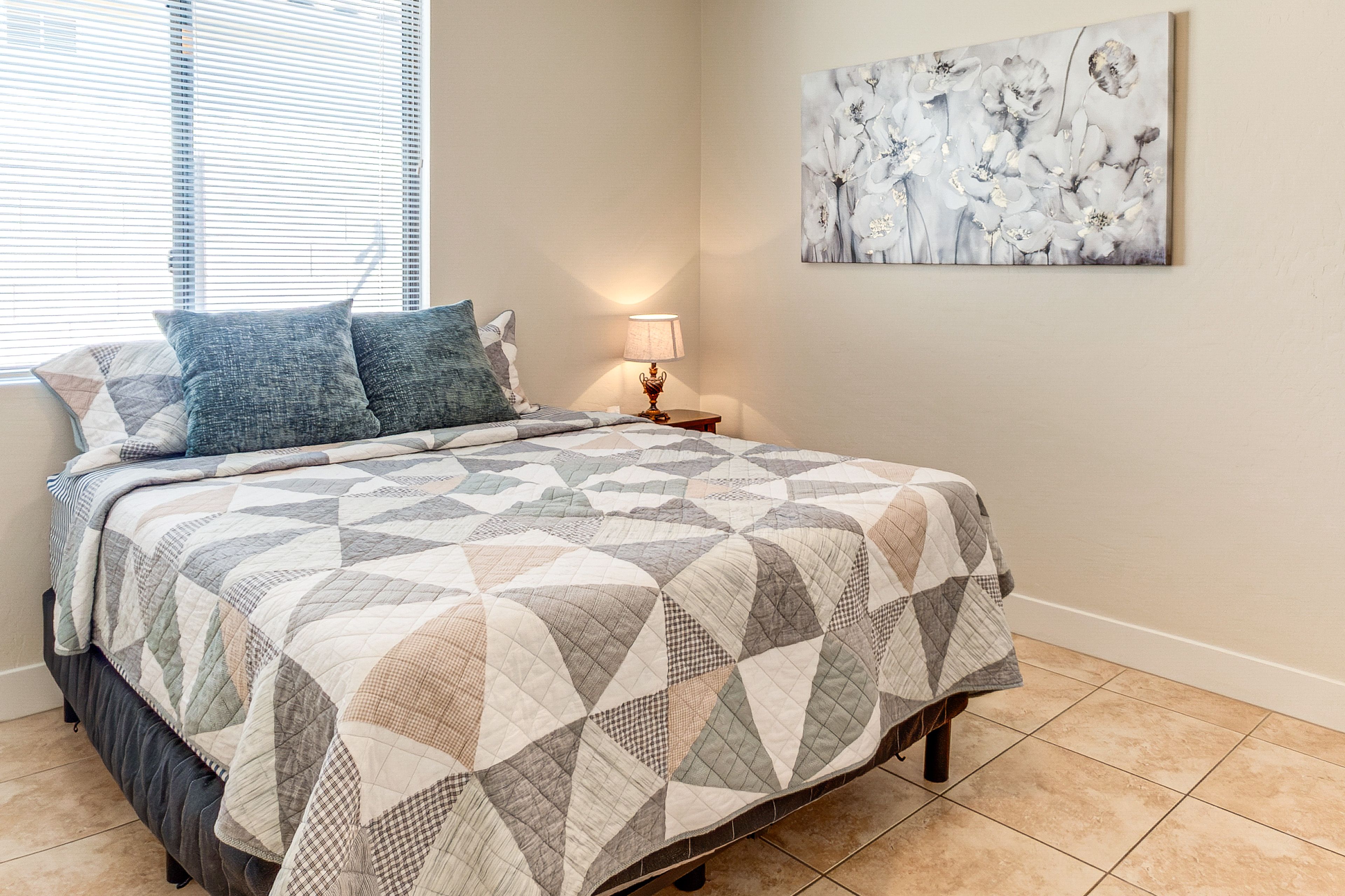 Bedroom 3 | Queen Bed