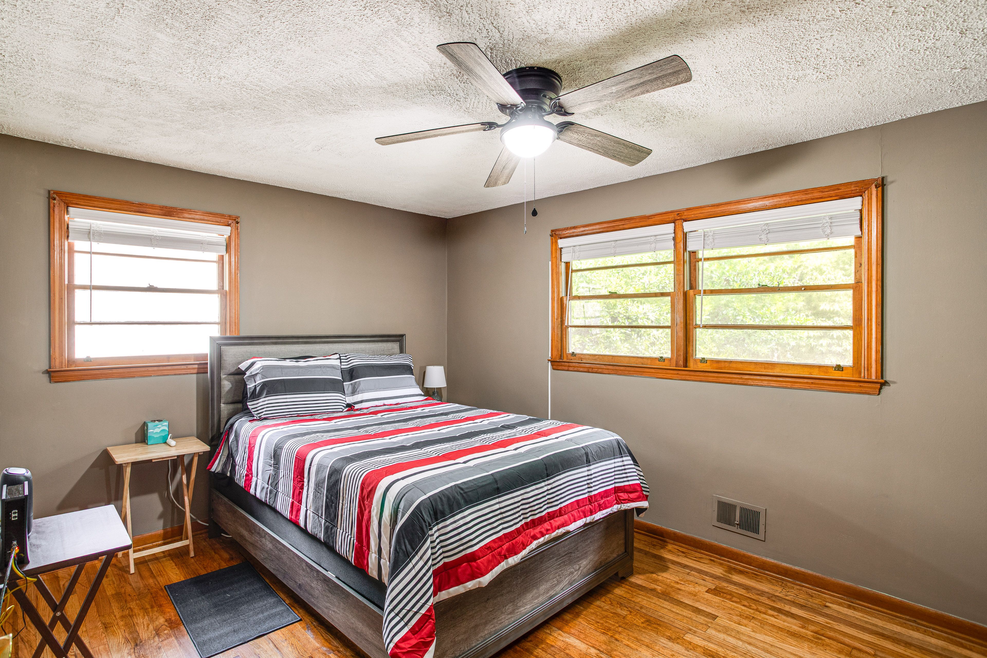 Bedroom 2 | Queen Bed