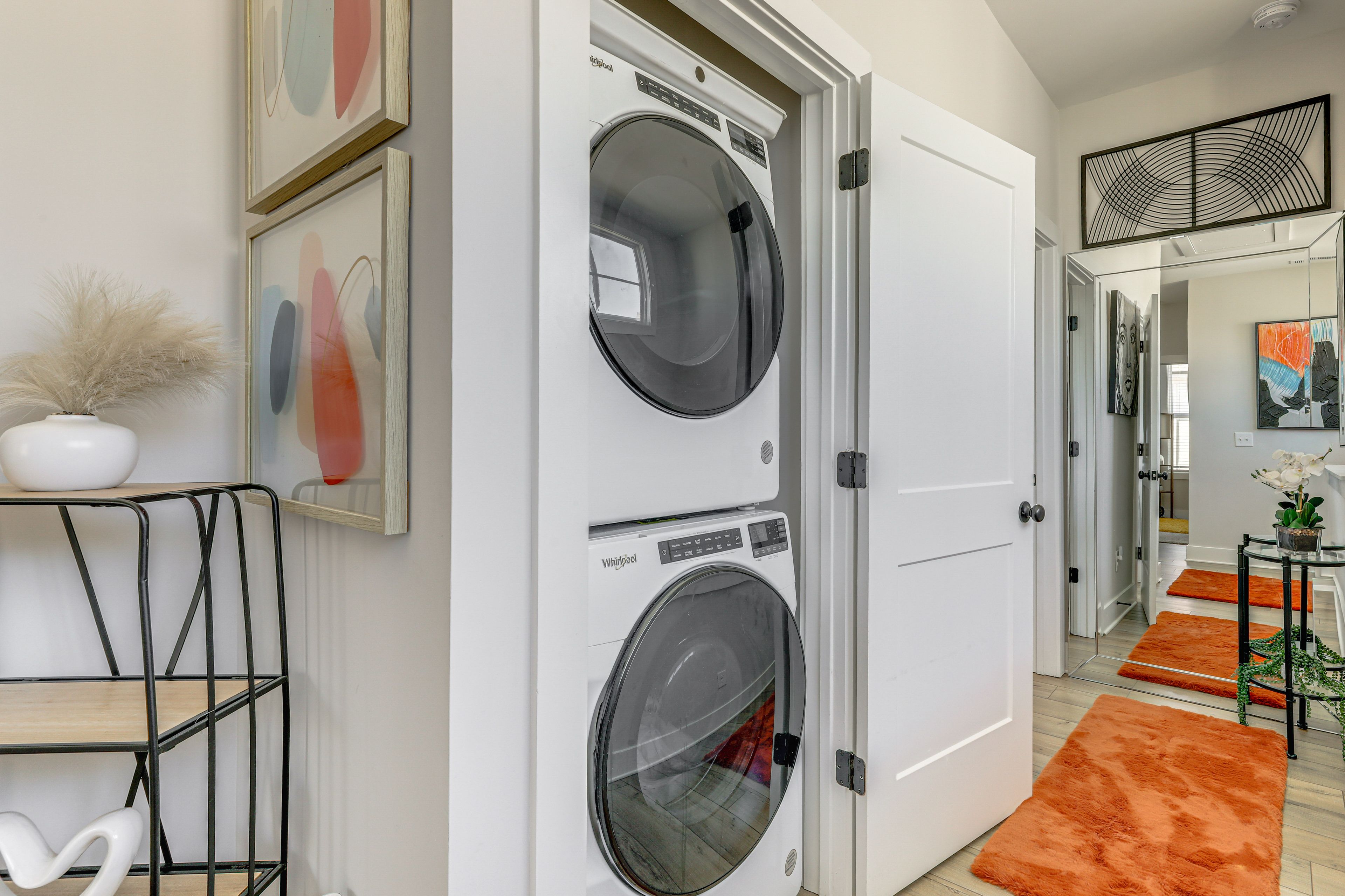 Laundry Closet | Washer/Dryer