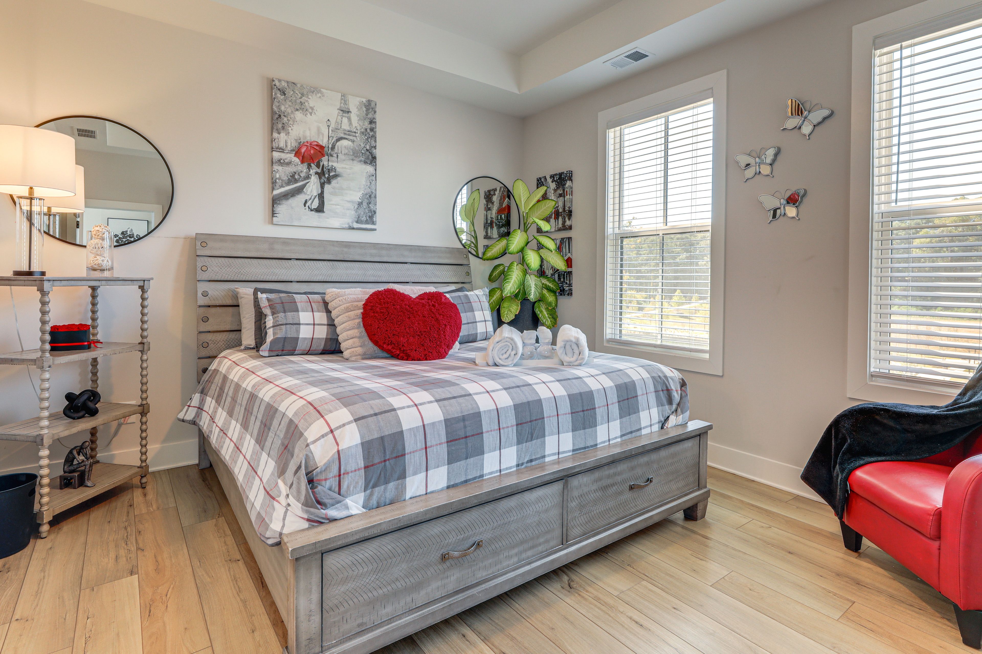 Bedroom 2 | 3rd Floor | King Bed | Smart TV