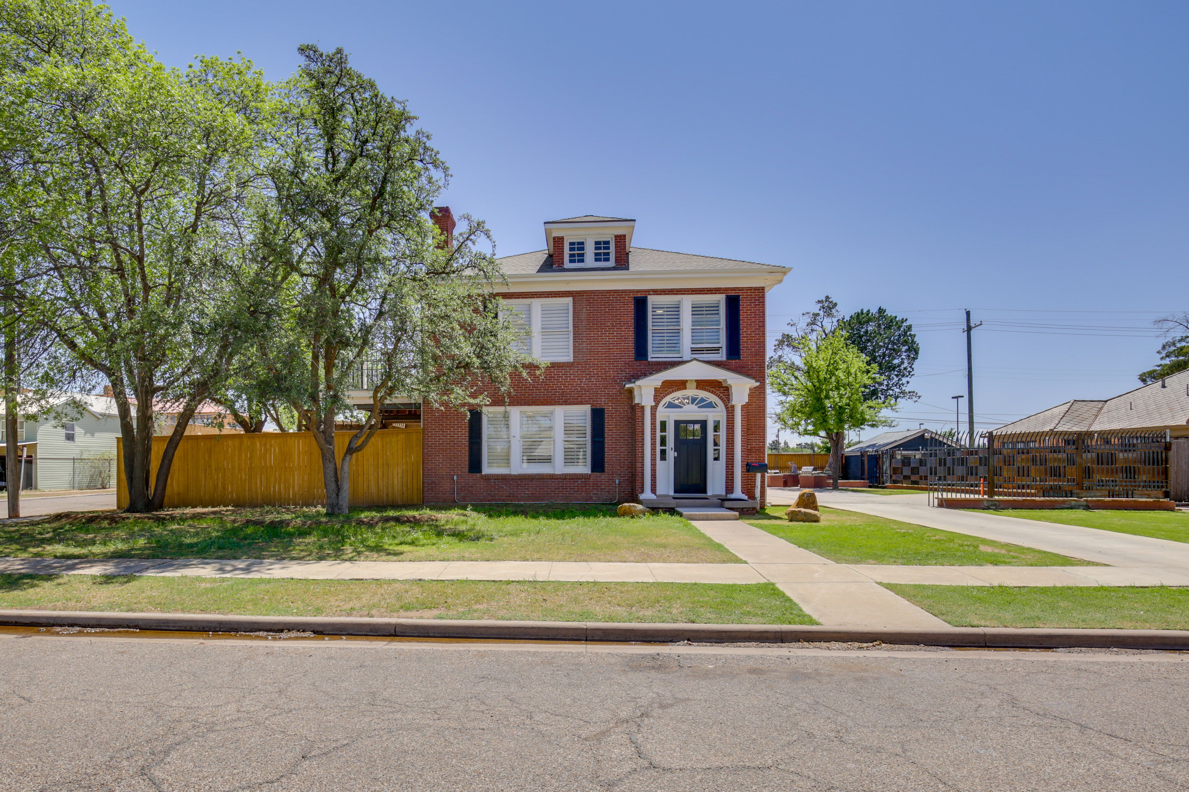 Lubbock Vacation Rental | 5BR | 4BA | 2,400 Sq Ft