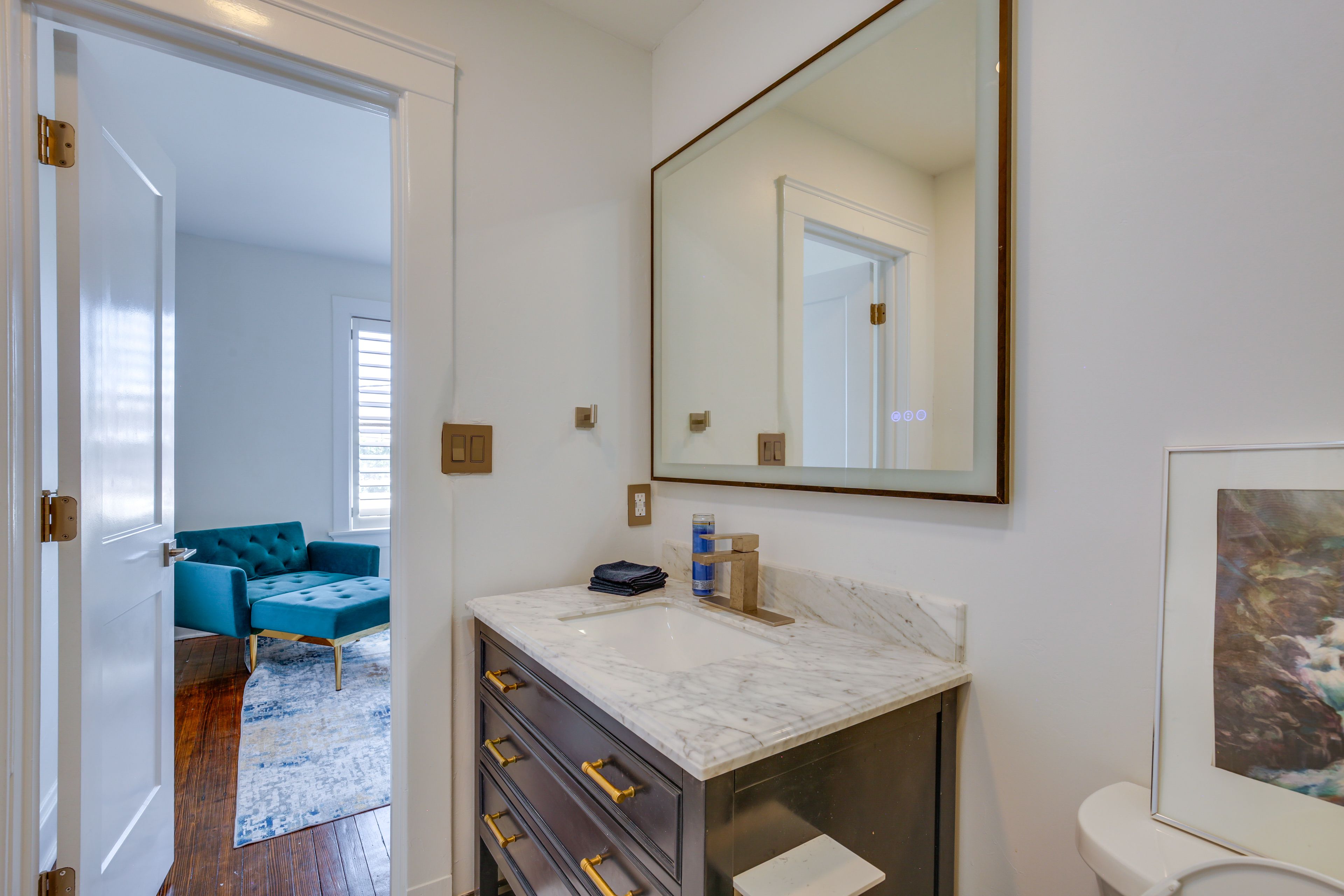 Bathroom | 2nd Floor