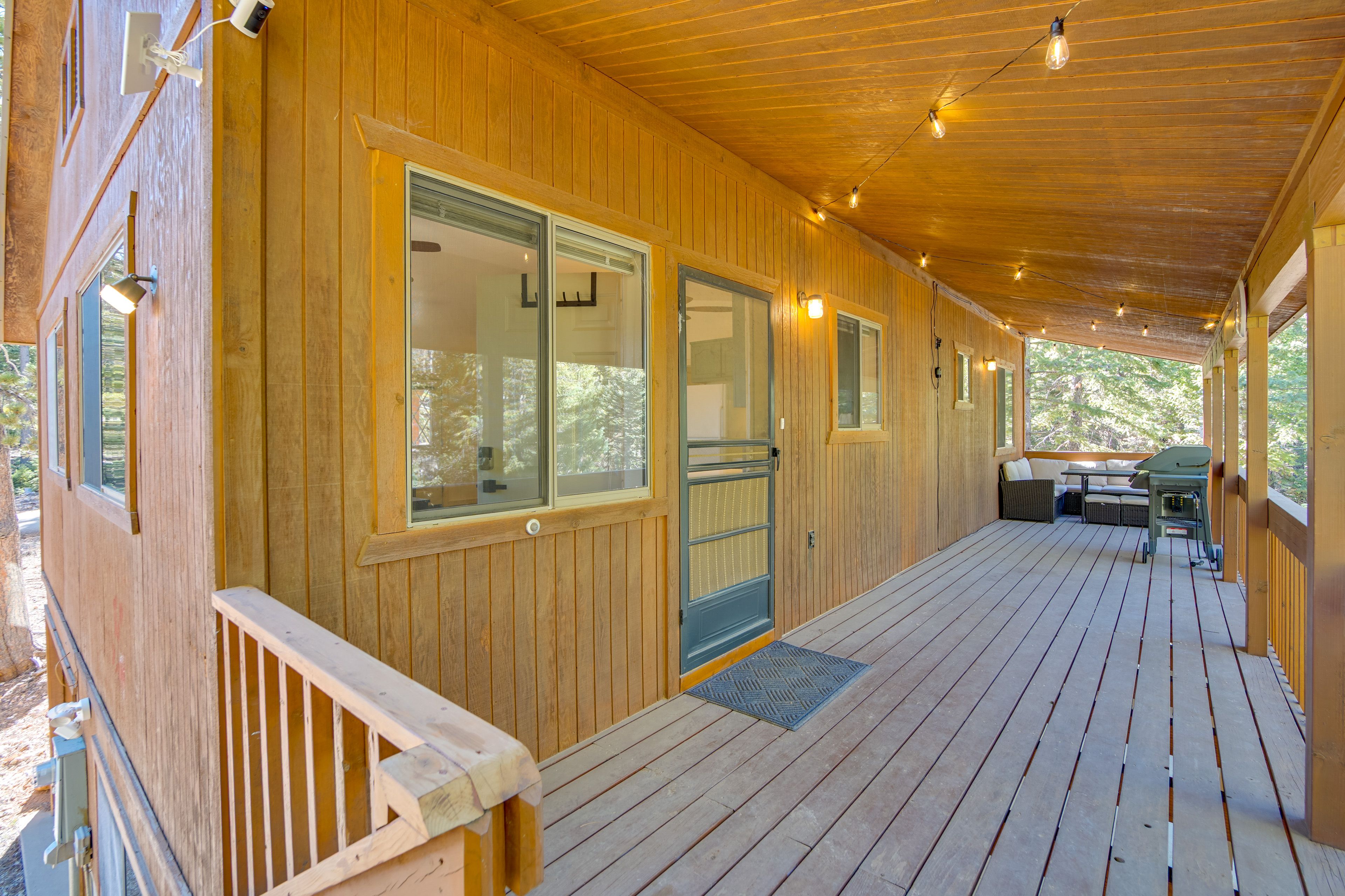 Upper-Level Deck | Outdoor Dining | Gas Grill