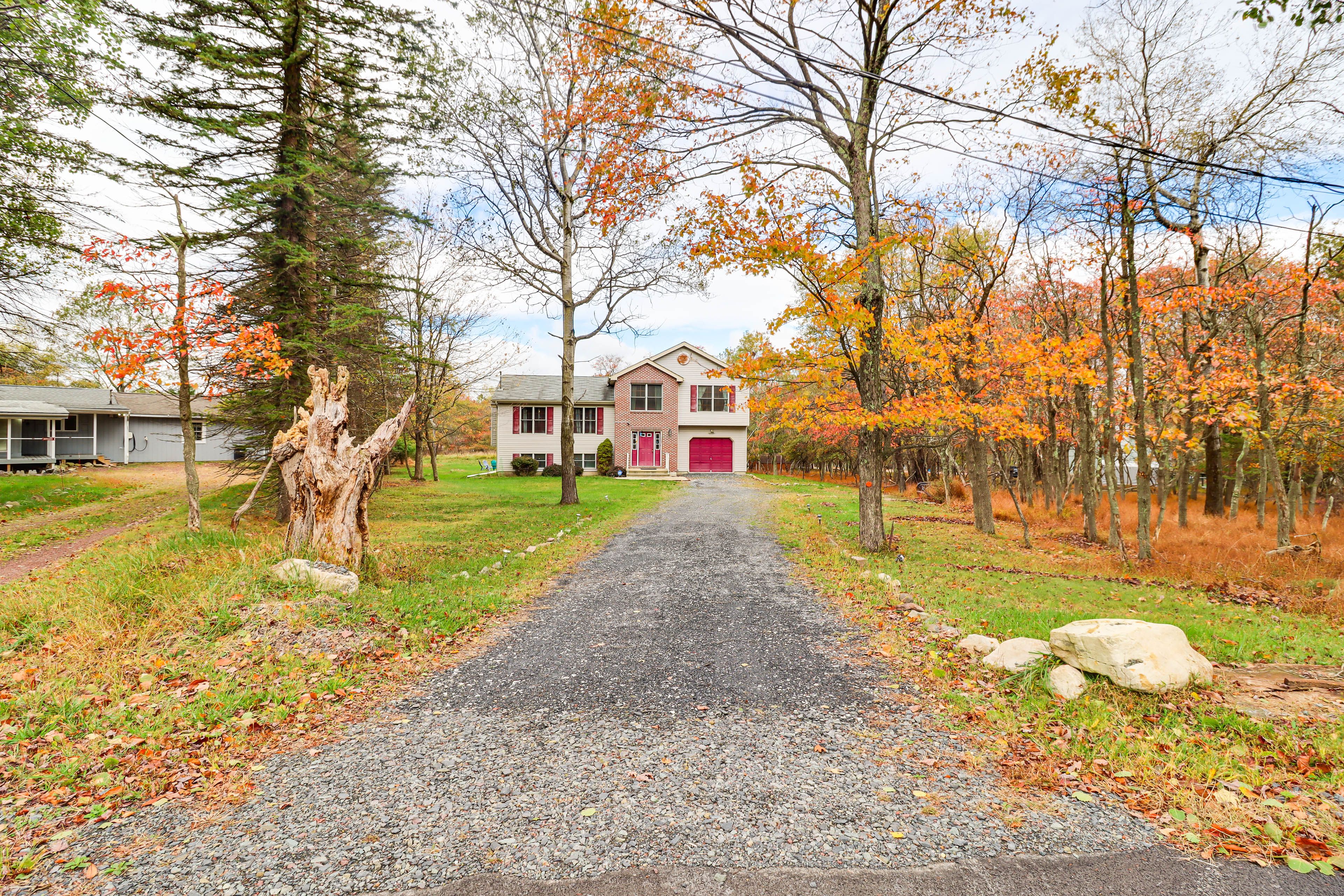House Exterior | Driveway (8 Vehicles)